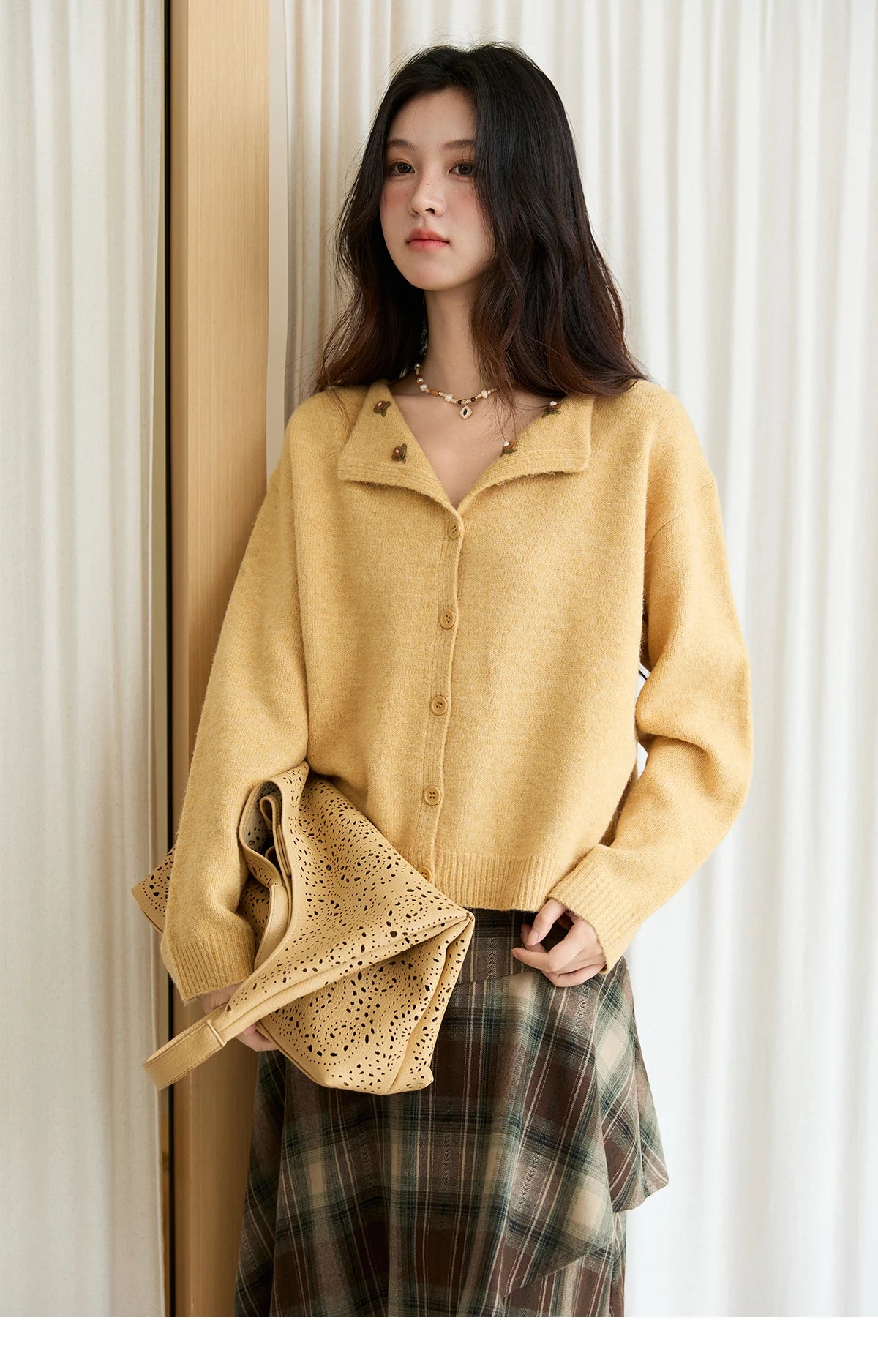 MISHOW Women's Autumn Cardigan 2025 Retro Yellow Handmade Flower Cardigan Turn-down Collar Knitted Commute Cardigan MXE47Z2591