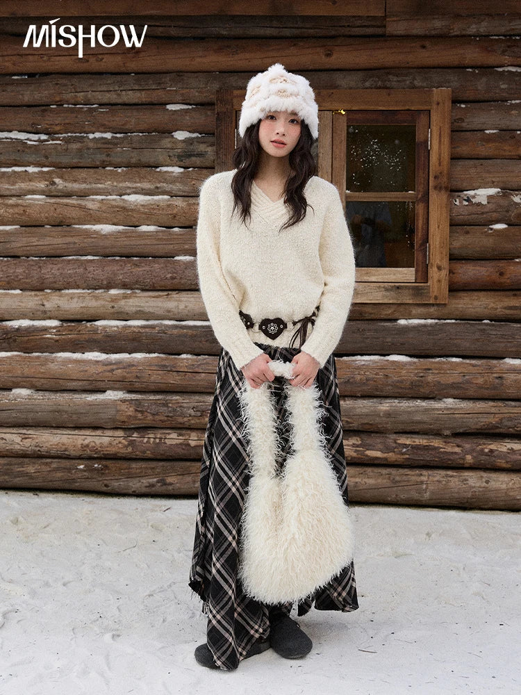 MISHOW  Luxury Women Sweaters 2025 Winter Elegant V-neck Thick Pullovers Retro Ribbed Cuff Versatile Long-sleeved Top MXE87Z2755