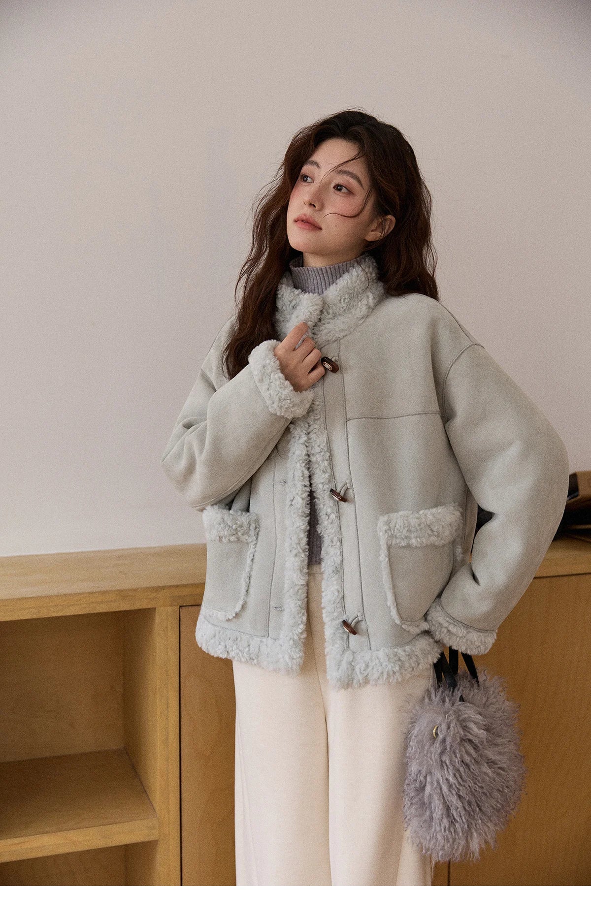 MISHOW Winter Jacket Women 2025 Elegant Luxury Suede Composite Fur Stand-up Collar Short Jacket Windproof Warm Coat MXE87W0941