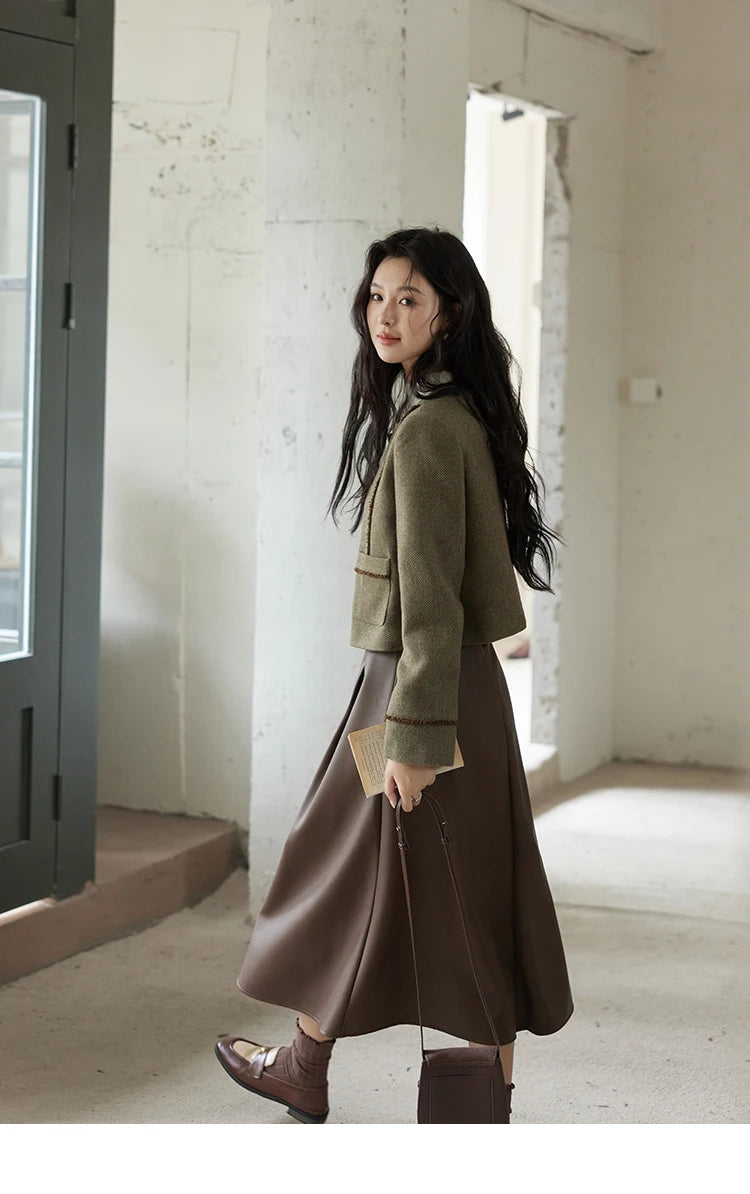 MISHOW Fashion Plaid Tweed Coat Women Premium Elegant Gentle Tweed Jacket Single Breasted Long Sleeve Loose Short Top MXD46W0449