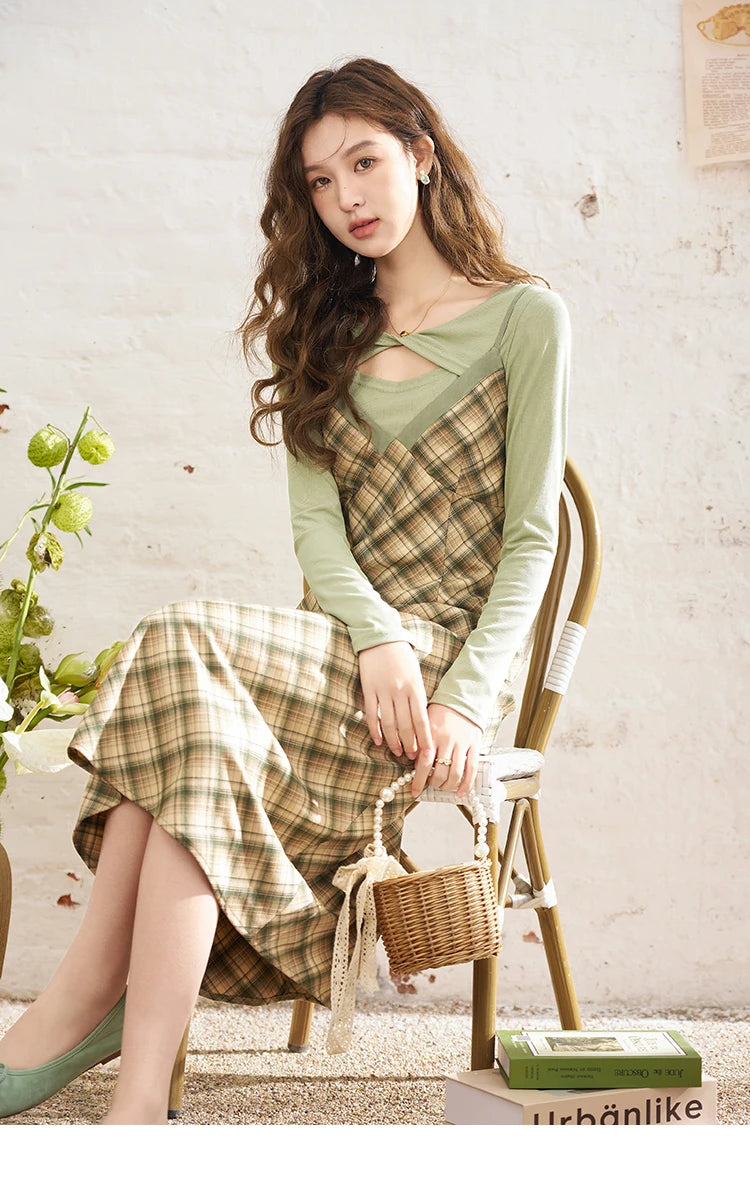 MISHOW Hollow Knitted T-shirt Plaid Contrast Straight Tube Suspender Midi Dress Separately Women 2024 Office Lady MXD14L1679