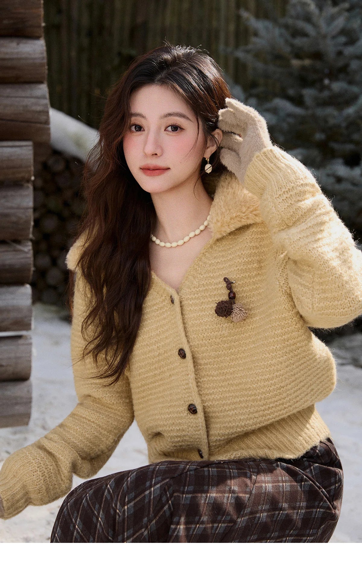 MISHOW Women's V-neck Cardigan 2025 Winter New Loose Single-breasted Sweater Luxurious Design Detachable Fur Collar MXE90Z2758