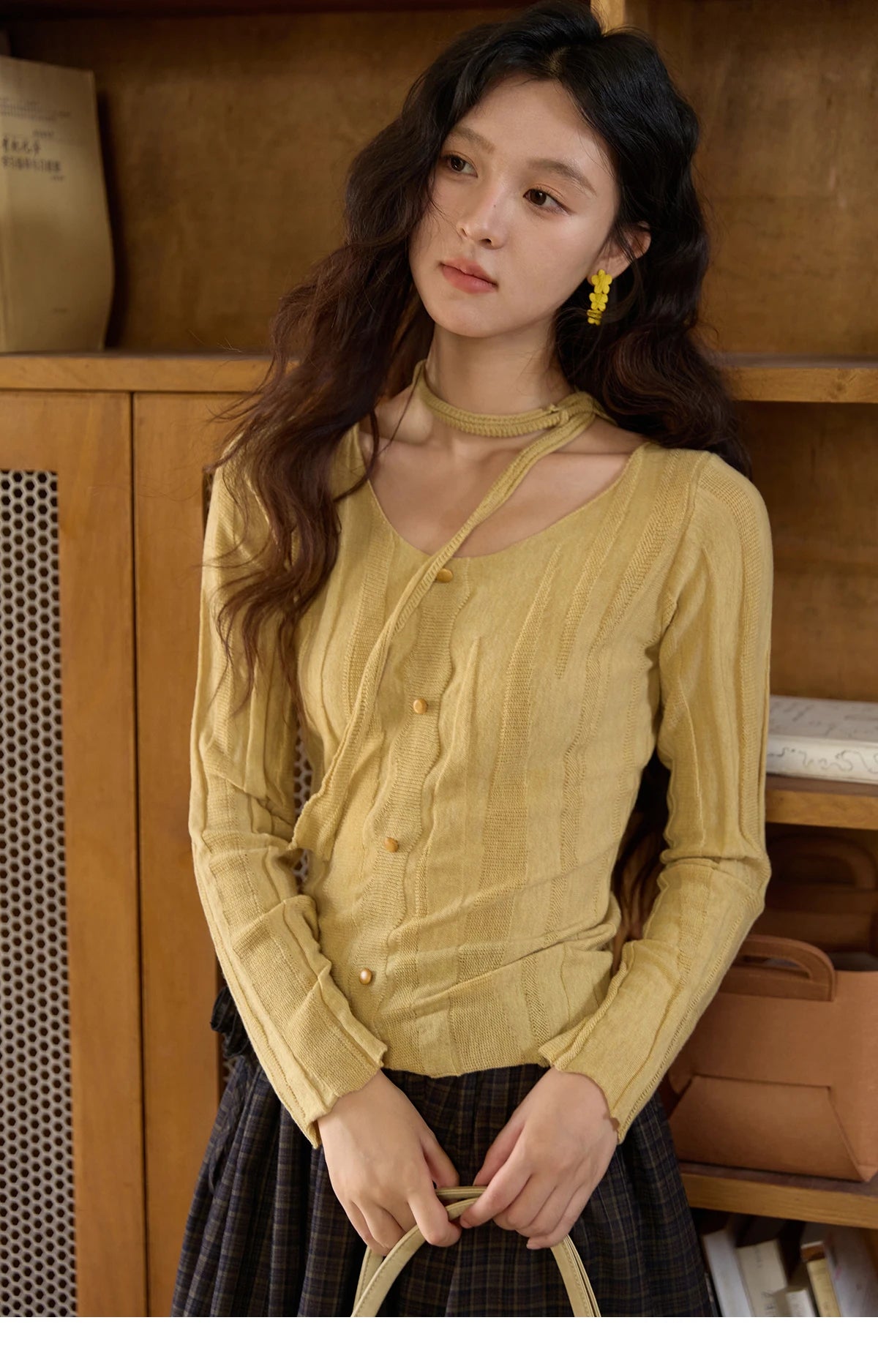 MISHOW Women's Wool Blend Knitted Top 2025 Autumn French Slim Scoop Neck with Draped Tie Soft Solid Pullover Top MXE42Z1322