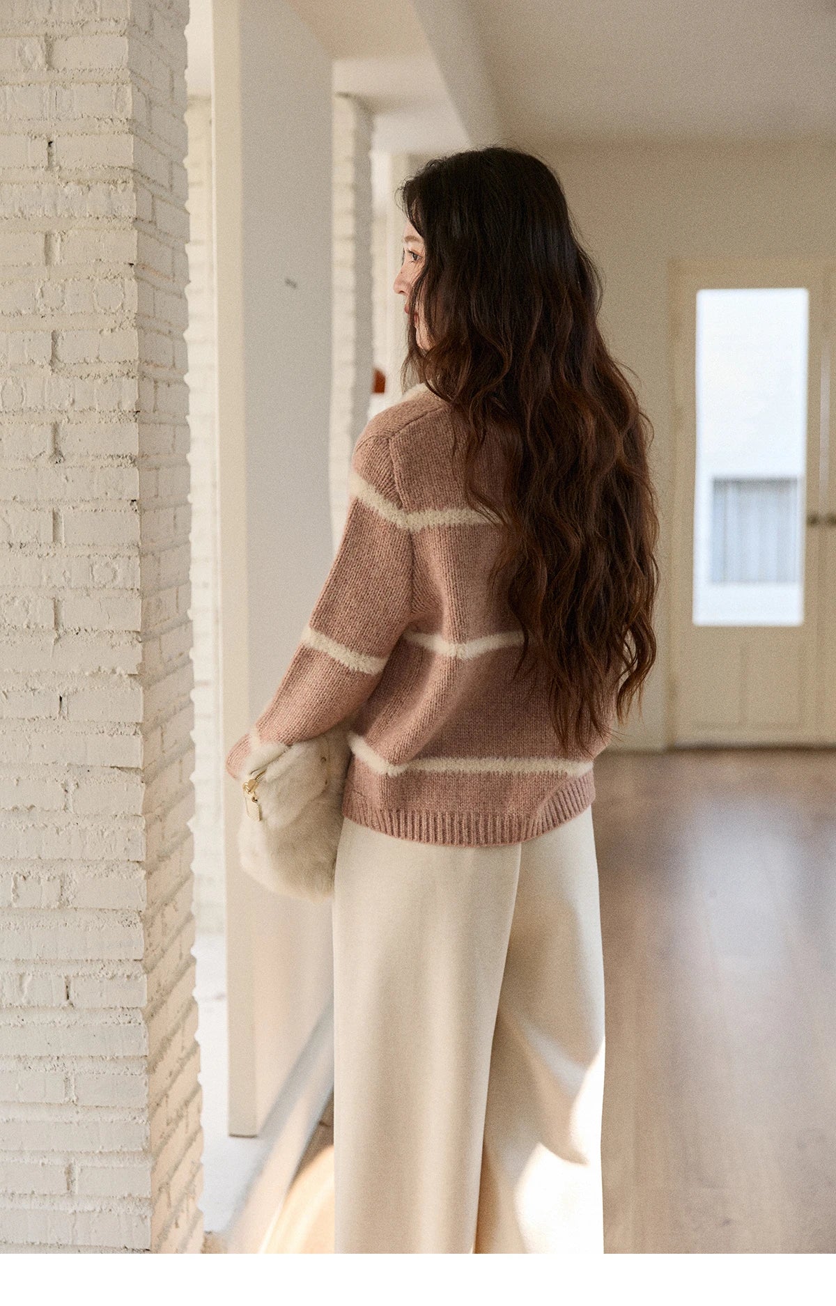 MISHOW Woman Knitted Cardigan 2025 Winter Sweet Style Faux Mink Turn-down Collar Striped Stitching Sweater Commute MXE89Z2668