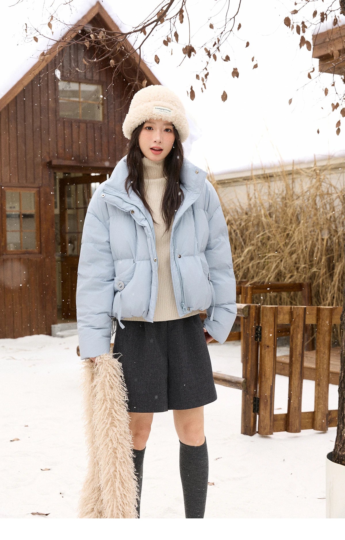 MISHOW Short Down Jacket Women 2025 Winter Fashion Blue Windproof White Duck Down Turn-down Collar Zippered Coat Warm MXE51Y0083