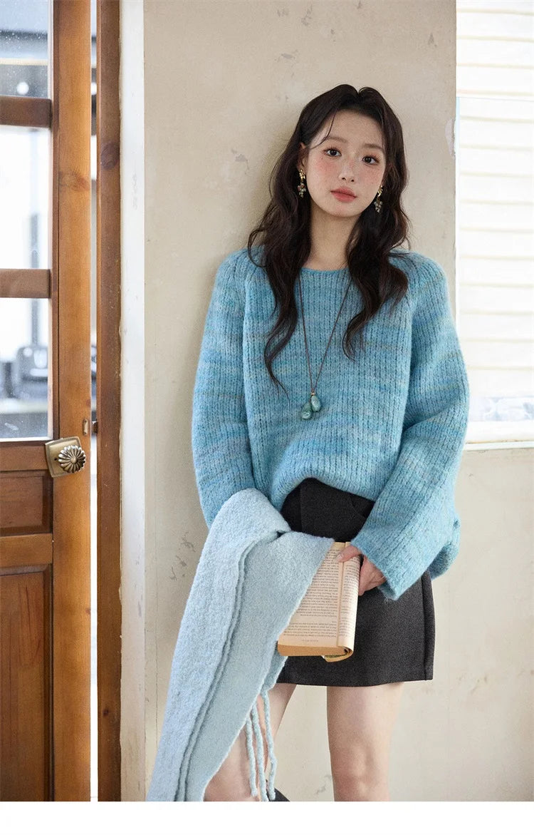 MISHOW Women's Blue Sweater 2025 Winter Fashion Loose Crew Neck Long Sleeve Pullover Pullovers Soft Versatile Top MXE86Z2733