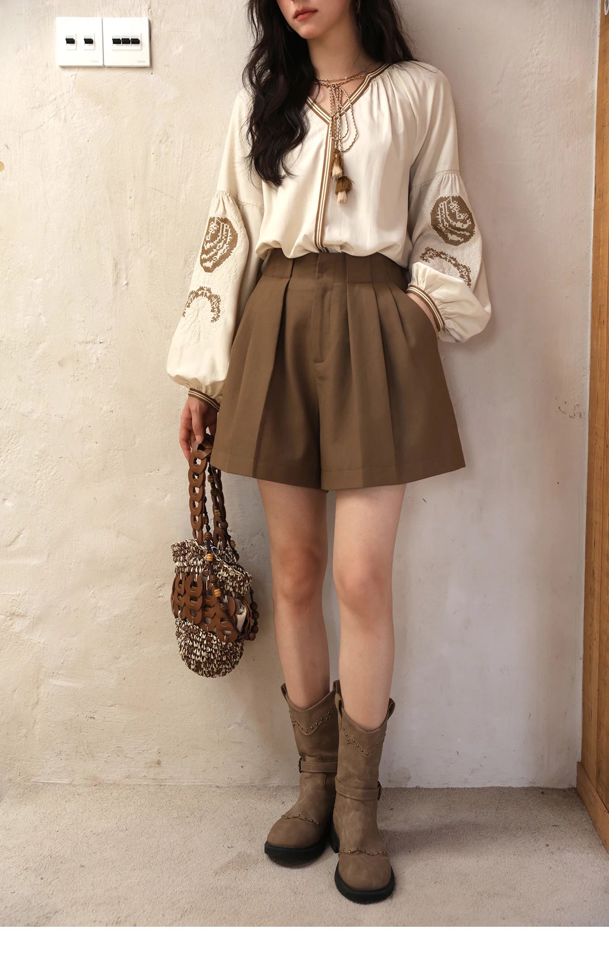 MISHOW Brown High Waist Shorts 2025 Three-dimensional I-shaped Pleated Hook Buckle Shorts Women Versatile Short Pants MXE41K1022