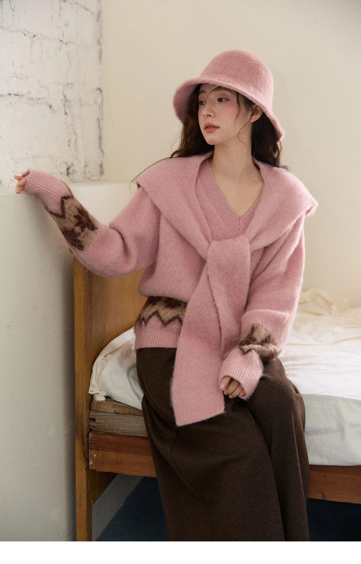 MISHOW Jacquard Pullovers for Women 2025 Winter Fashion Retro Geometric Pattern V-Neck Knitted Sweater with Shawl MXE86Z2654