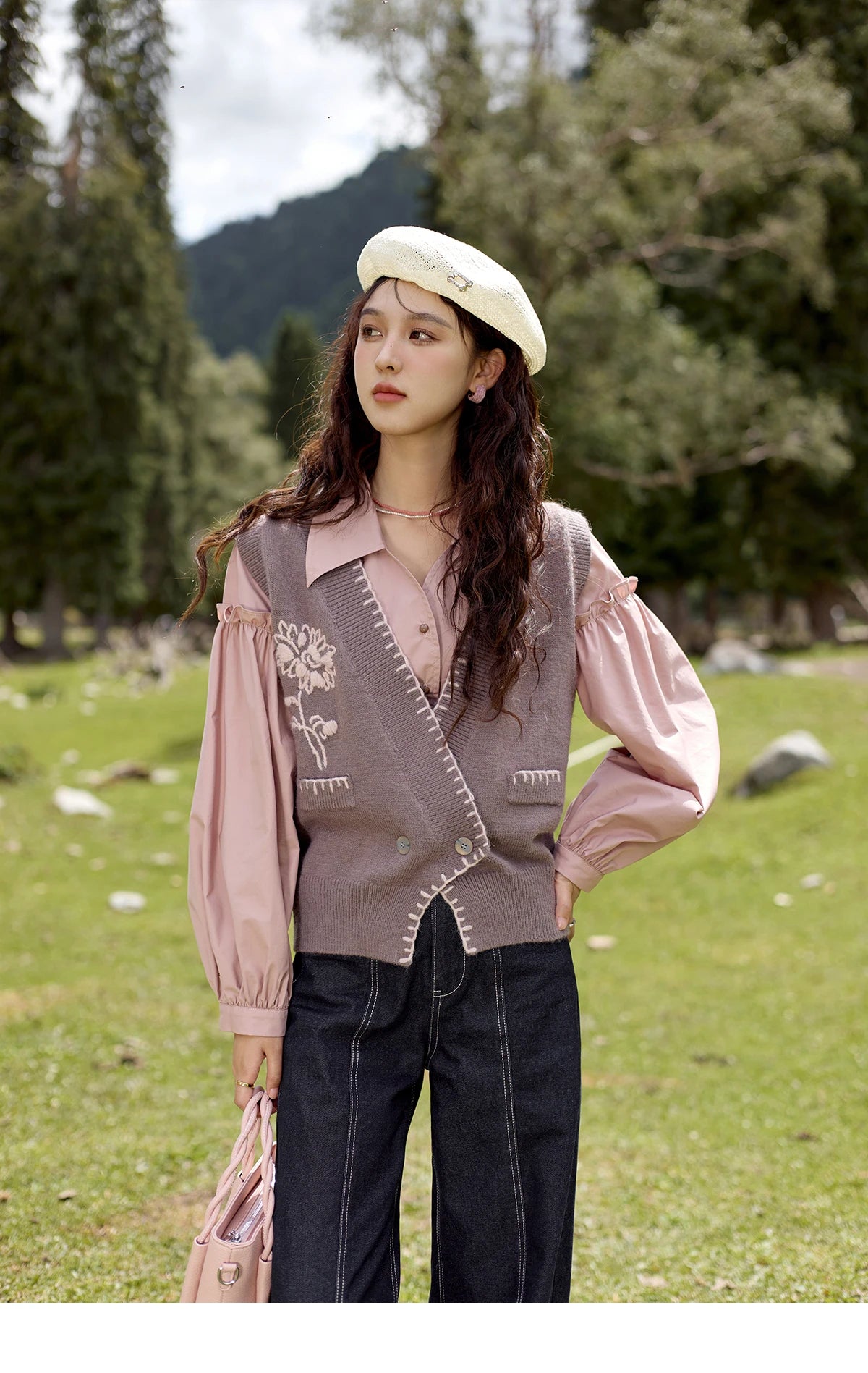 MISHOW Sleeveless Knitted Sweater Vest 2024 Autumn Arctic Velvet Sweater V-neck Towel Embroidered Hook Flower Tops MXD42Z0701