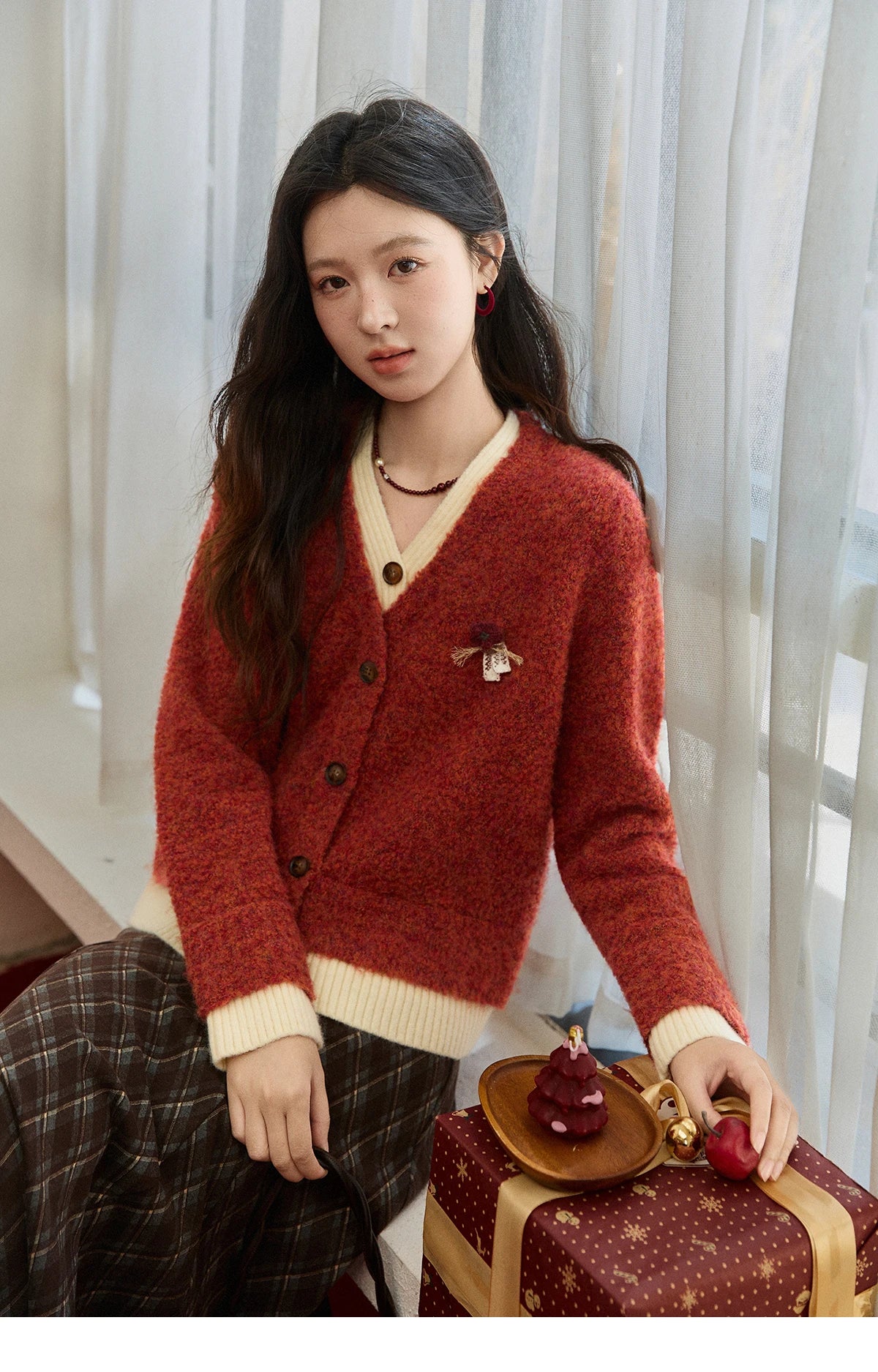 MISHOW Christmas Women’s Knitwear Cardigan Winter 2025 Faux Fur Tops V-neck Warm Sweater Fake Two Contrasting Sweater MXE91Z2777