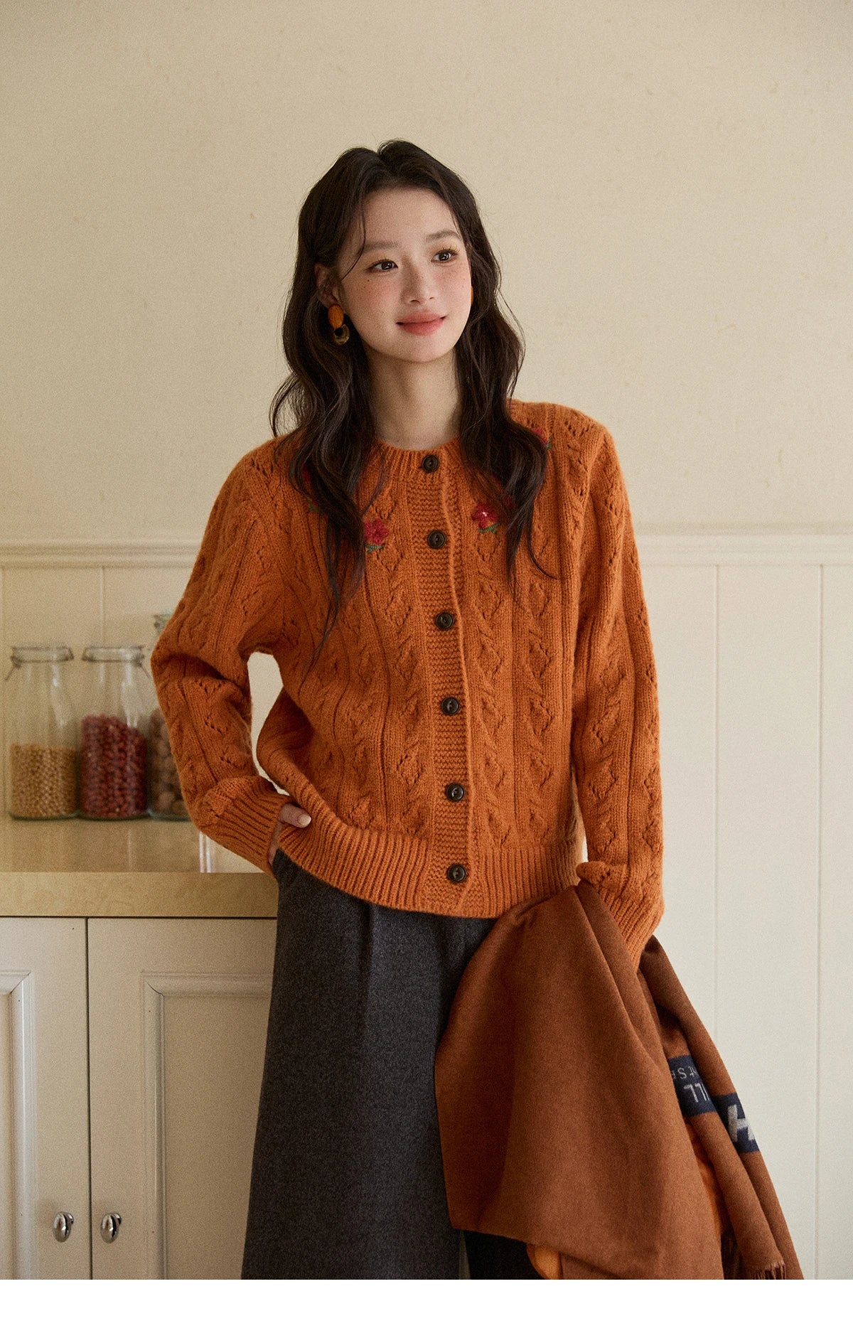 MISHOW Cardigan Woman 2025 Winter Fashion Orange Cable Knit Cardigan Floral Embroidery Retro O-neck Thick Knit Top MXE86Z2737