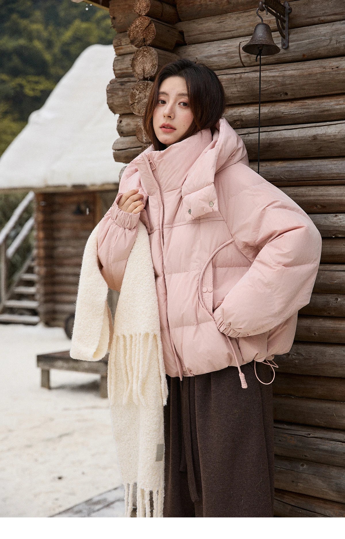 MISHOW Women's Lightweight Padded Jacket 2025 Winter 90%White Duck Down Puffer Jacket Hooded Warm Short Down Jacket MXE51Y0078