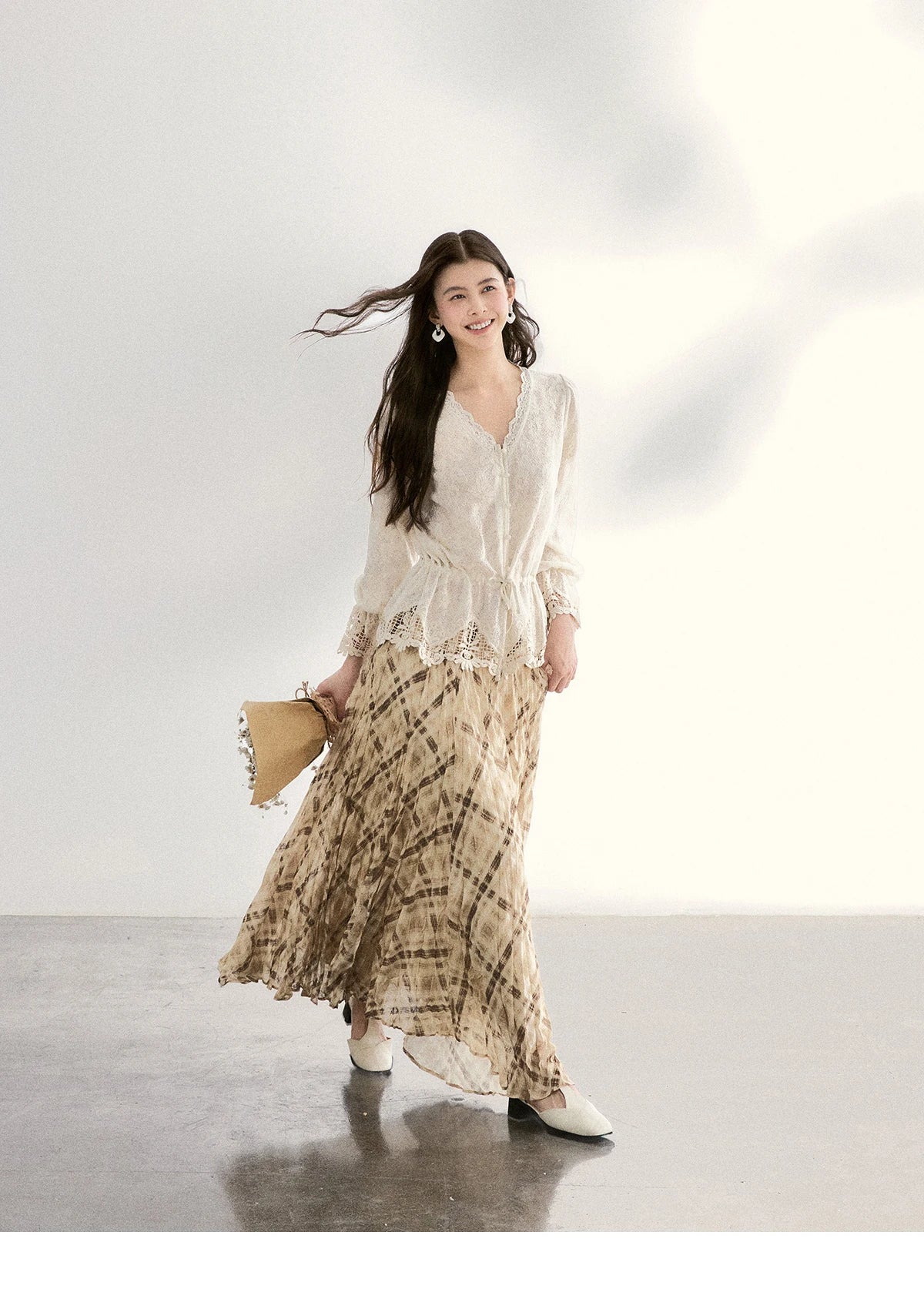 MISHOW Women's Beige Plaid Maxi Skirt 2026 Spring High Waist Flowy A-Line Skirts Elastic Waist Casual Chiffon Skirt MXF108B0769