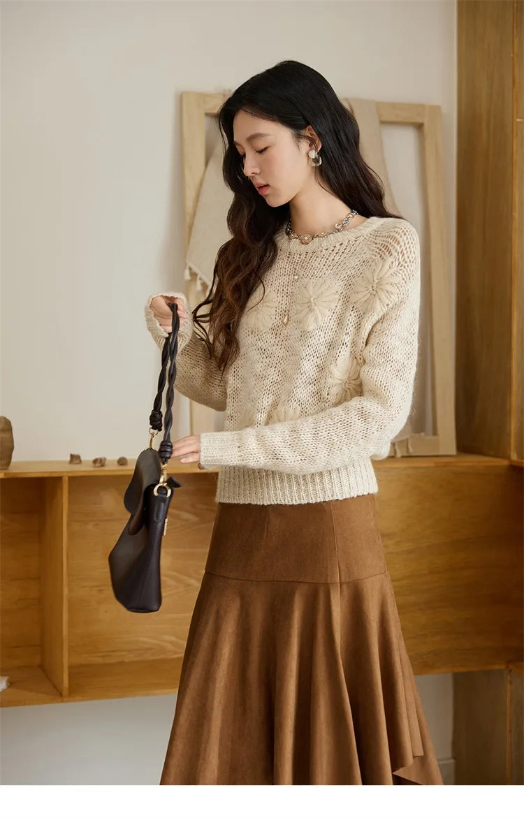 MISHOW Women's Hook Flower Wool Knitted Sweaters Autumn Apricot Wool Blend Loose Lazy Style Top Retro O-neck Sweaters MXE47Z2577