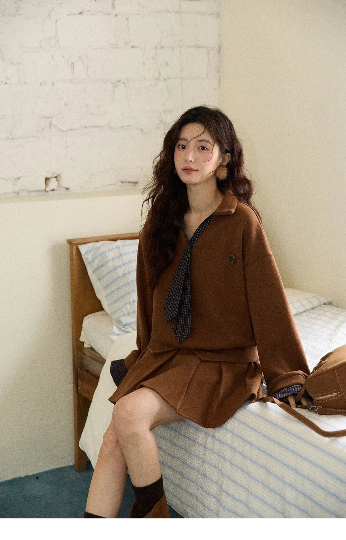 MISHOW Woman Skirt Suit 2025 Winter College Style Fake 2-piece Spliced Sweatshirt Pleated Skirt Casual Woman Sets MXE86T1447