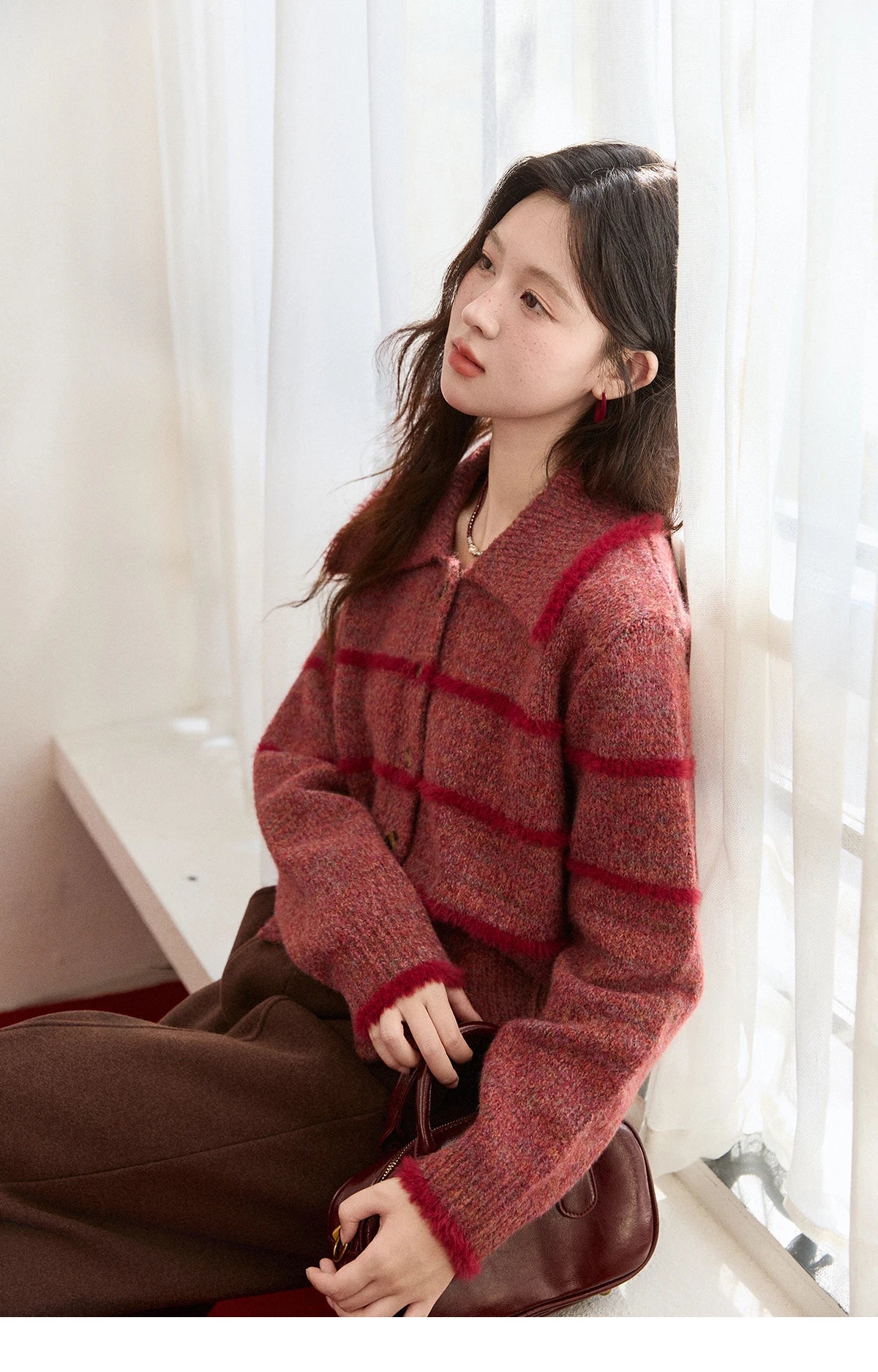 MISHOW Christmas Women's Retro Red Striped Large Lapel Knitted Cardigan 2025 Winter Color Block Fleece Patchwork Tops MXE94Z2888