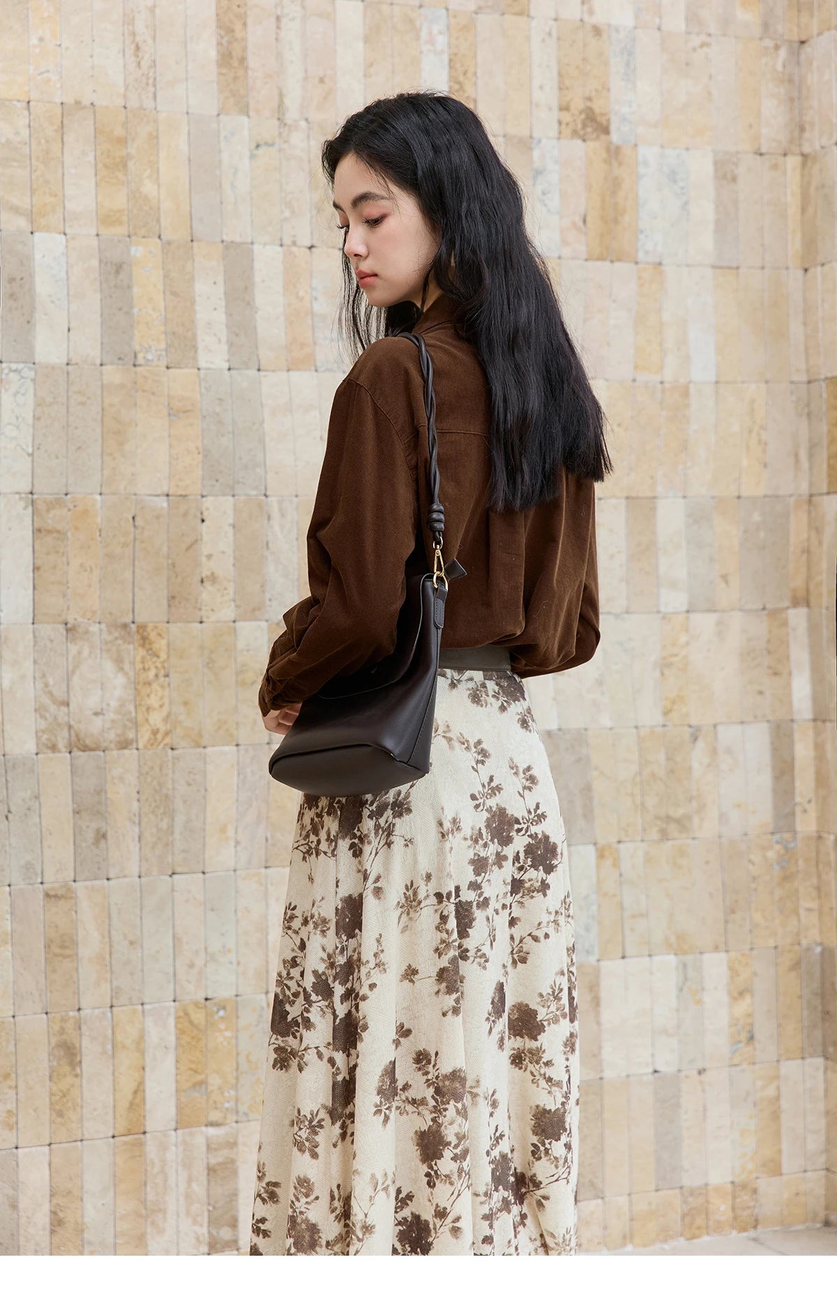 MISHOW Brown Corduroy Shirt Women 2025 Retro Long Sleeves Raw Edge Pocket Loose Casual Shirt Autumn Women's Tops MXE47C2419