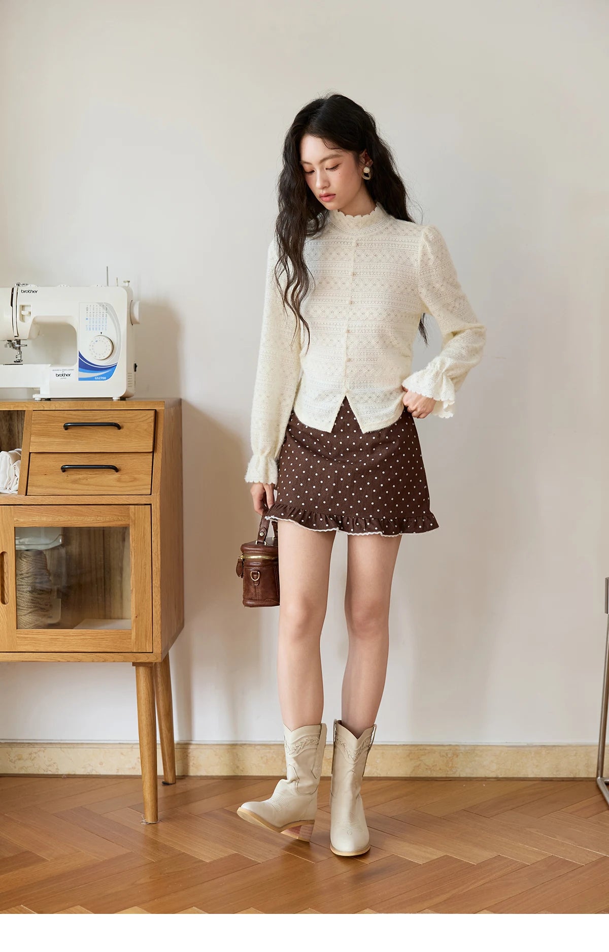 MISHOW Women's Casual Shirt 2025 Autumn Design Sense Elegant Lace Shirt New Half-high Collar Waist Slit Slim Tops MXE48X2501