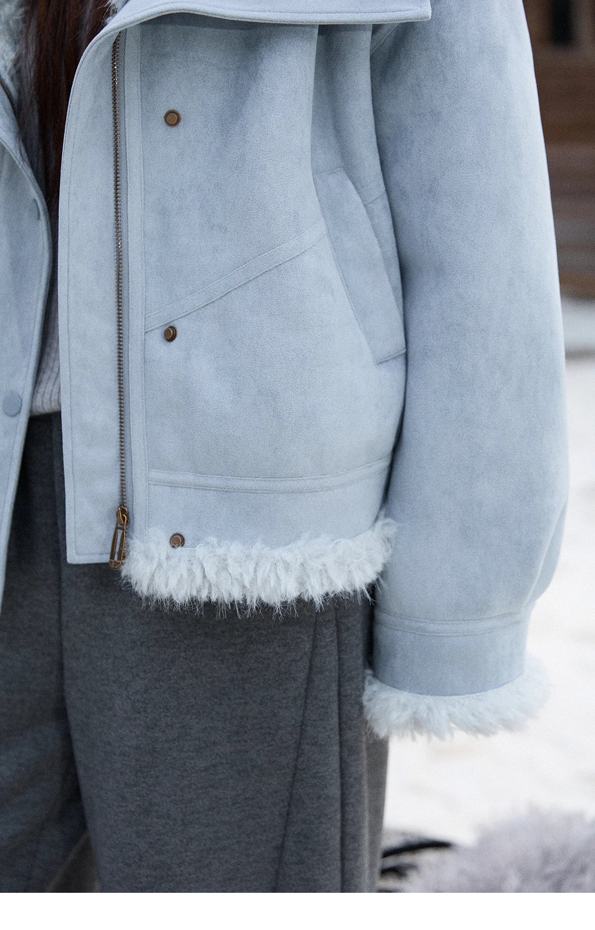 MISHOW Women's Blue Jacket 2025 Winter Blue Plush Turn-down Collar Zip-up Coat Fashion Casual Warm Loose Coat Woman  MXE87W0917