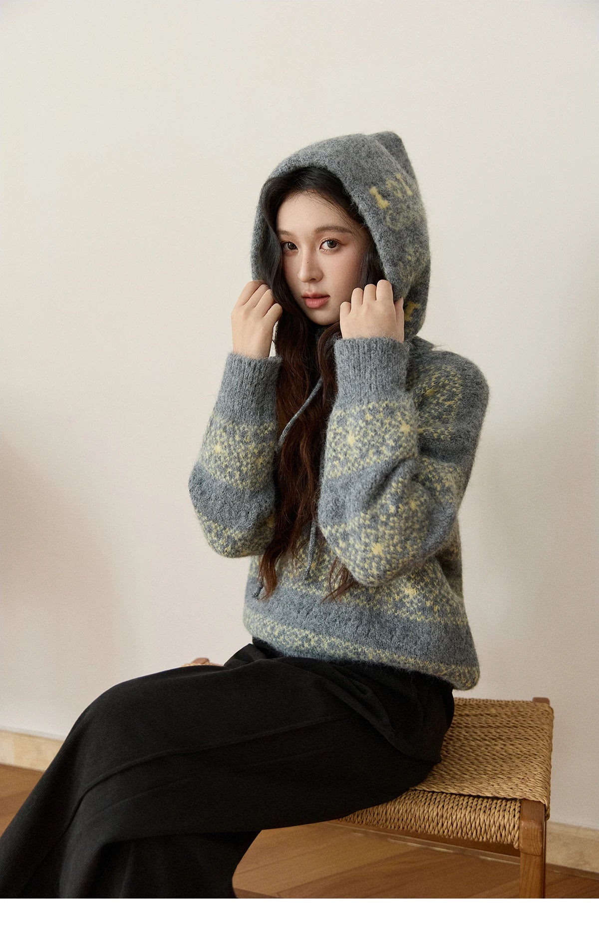 MISHOW Women's Fair Isle Knitted Sweater 2025 Winter V-neck Wool Blend Casual Tops Removable Hood Warm Loose Sweaters MXE94Z2979