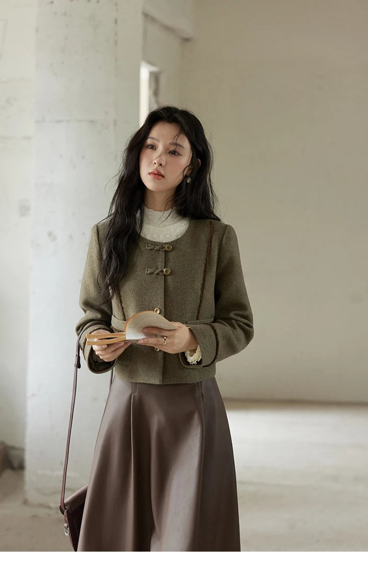 MISHOW Fashion Plaid Tweed Coat Women Premium Elegant Gentle Tweed Jacket Single Breasted Long Sleeve Loose Short Top MXD46W0449