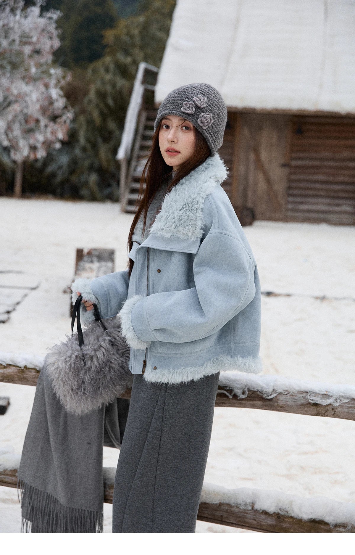 MISHOW Women's Blue Jacket 2025 Winter Blue Plush Turn-down Collar Zip-up Coat Fashion Casual Warm Loose Coat Woman  MXE87W0917