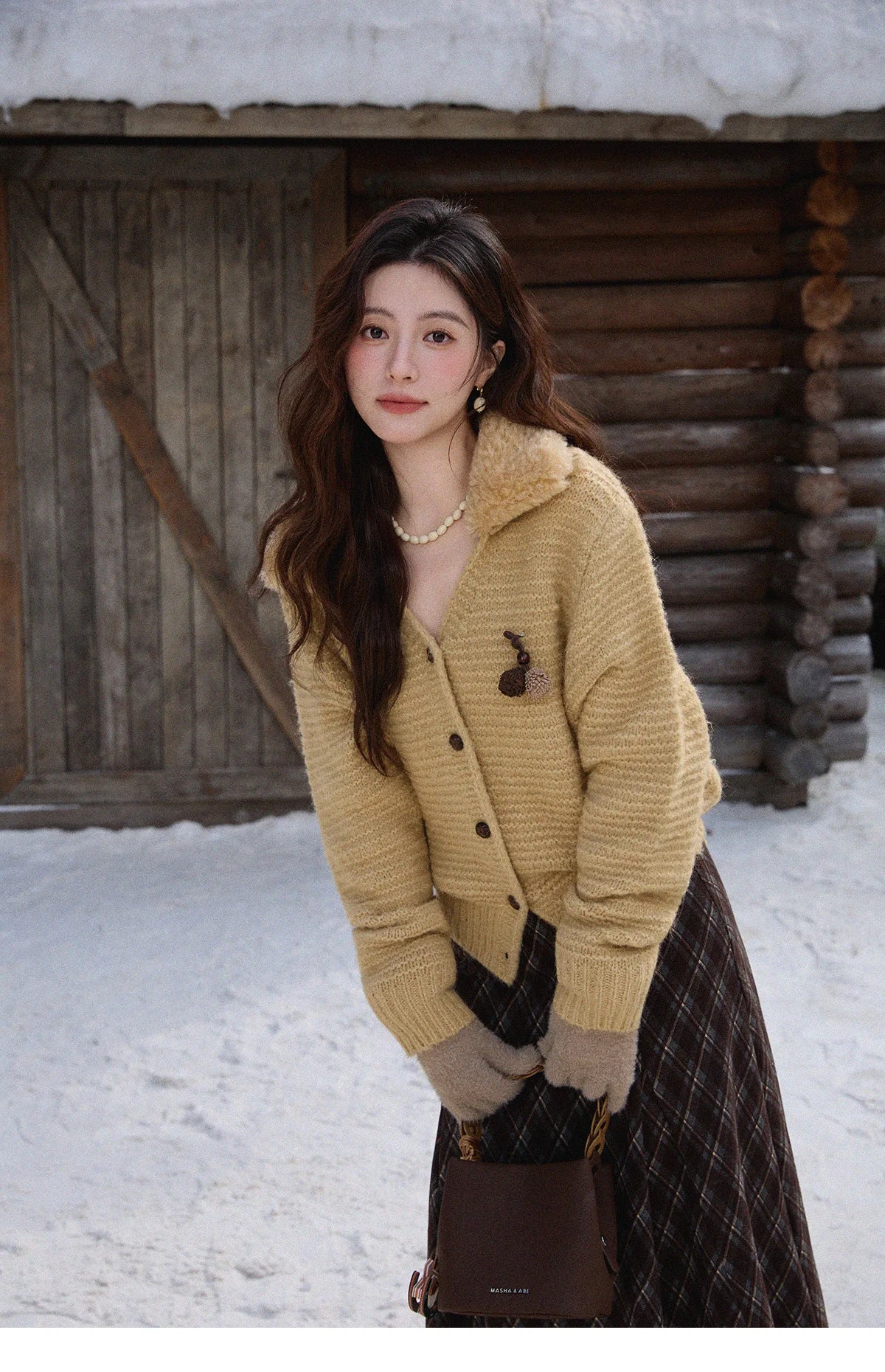 MISHOW Women's V-neck Cardigan 2025 Winter New Loose Single-breasted Sweater Luxurious Design Detachable Fur Collar MXE90Z2758