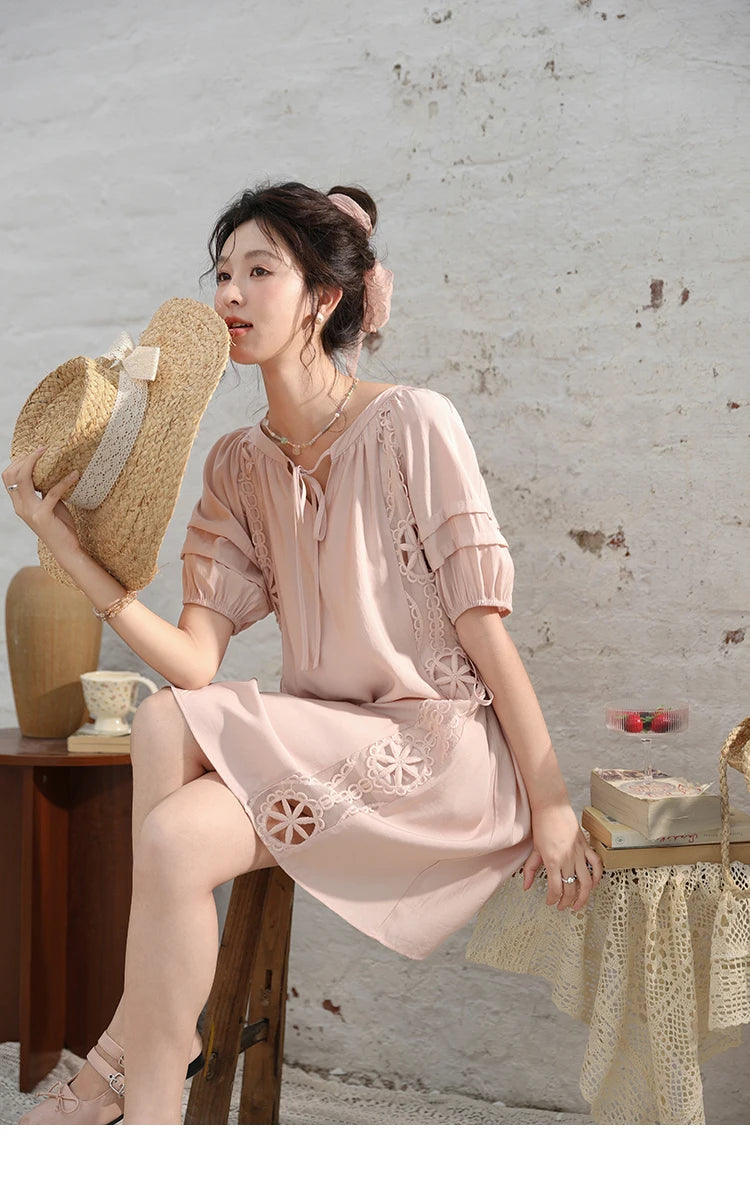 MISHOW Vacation Tea Break Sweet Dress 2024 Summer French Temperament Hollowed Out Dresses Embroidered Lace-up Dress MXD30L1950
