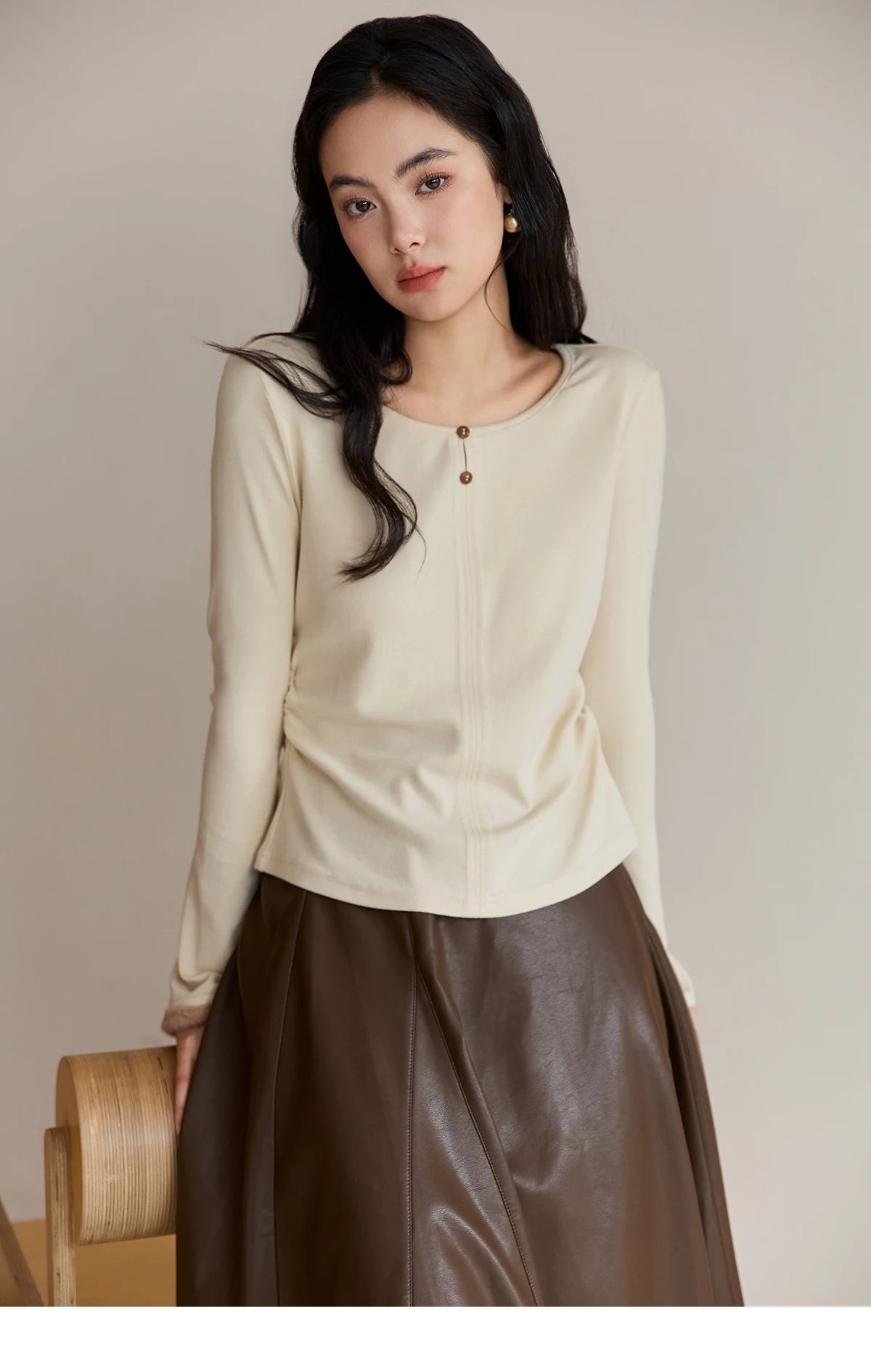 MISHOW Woman Sweaters 2025 Autumn Winter Apricot Brushed Knitted Bottoming Pullovers Pleated Design Casual Loose Top MXE48Z2517