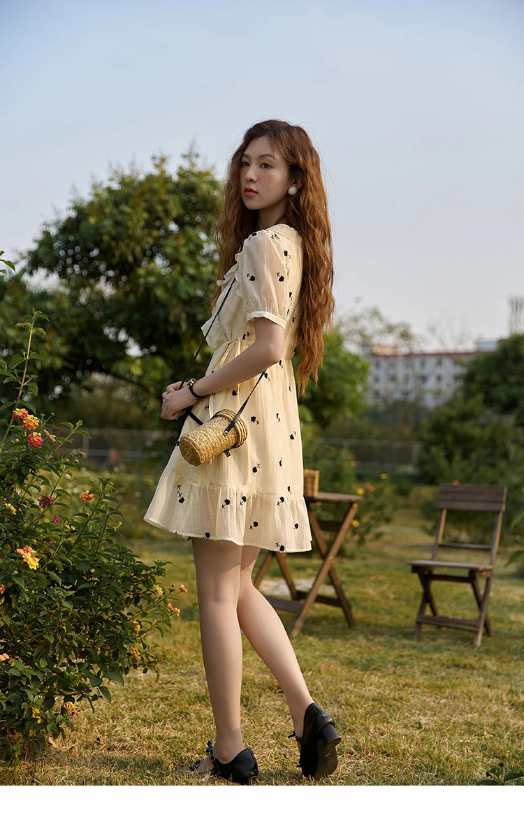 MISHOW Women's French Floral Dress 2025 Summer High Waist Puff Sleeve V-Neck Rufflle A-line Sweet Knee-Length Dresses MXC21L1282