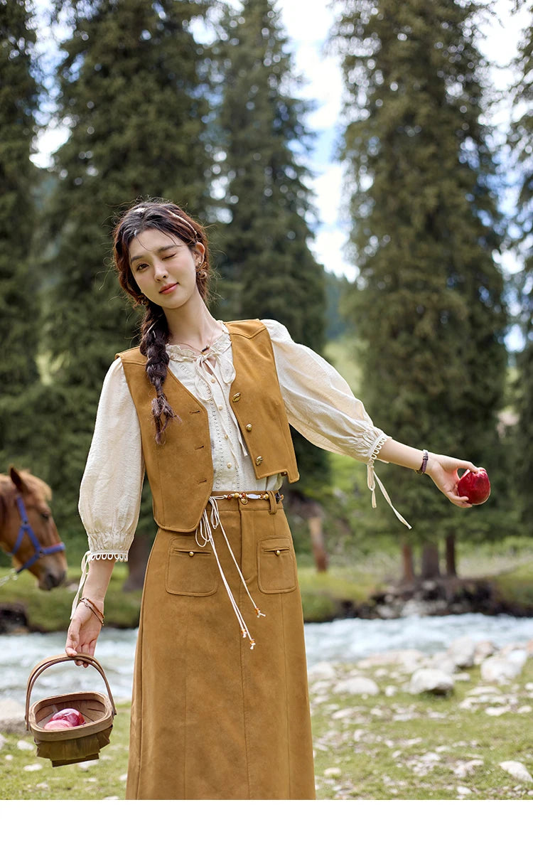 MISHOW French Retro Lace Collar Shirt for Women 2024 Autumn Bow Tie Top Lantern Sleeves Seven Quarter Sleeves Shirt MXD41X1621