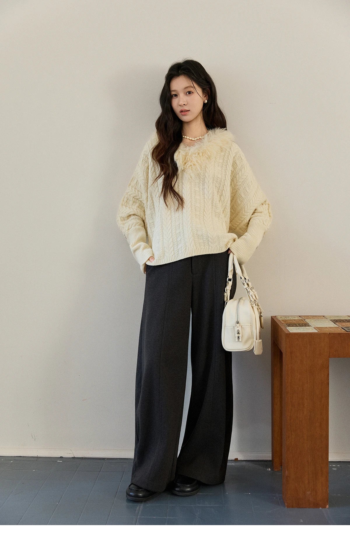 MISHOW Women's Batwing Sleeve KnittedSweater 2025 Winter Faux Fur Collar Cable Knit Puff Sleeve Warm Pullover Tops MXE94Z2985