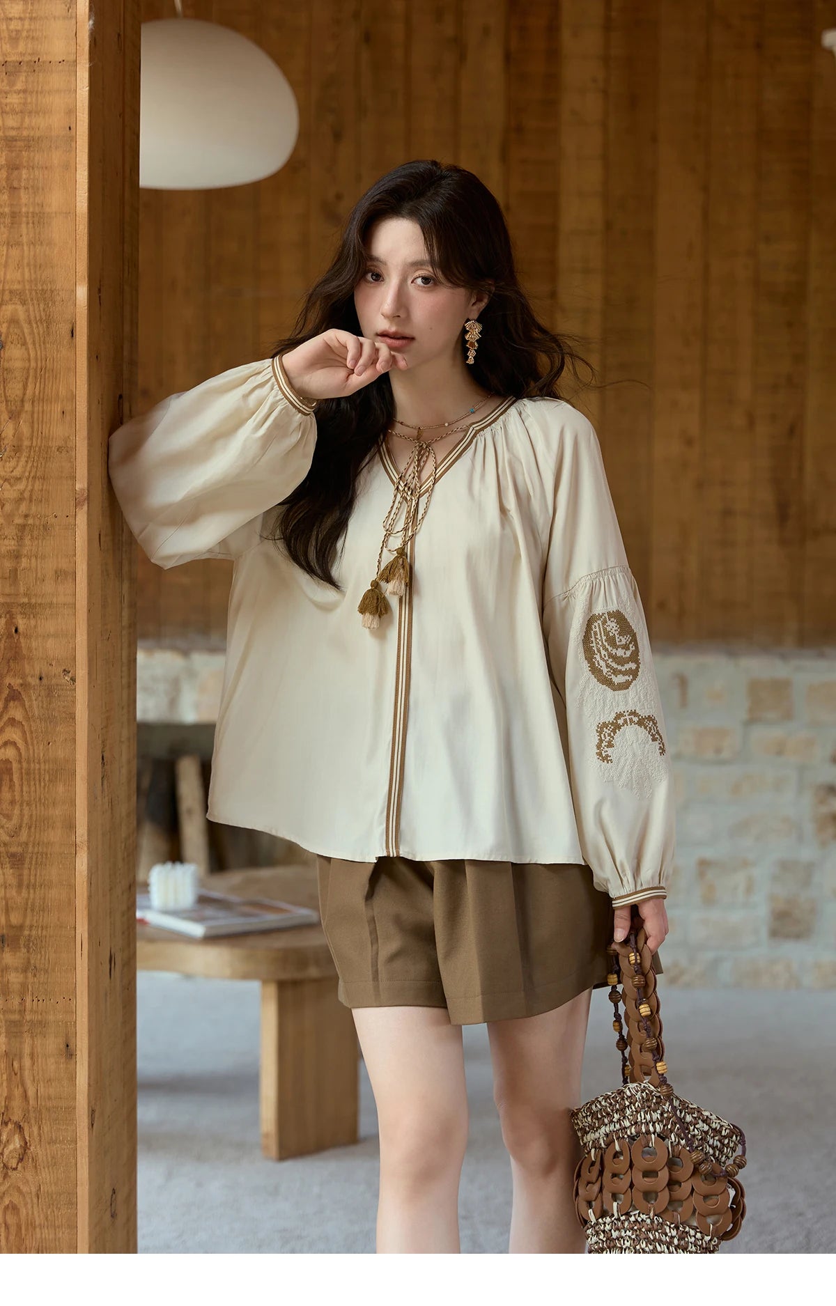 MISHOW Brown High Waist Shorts 2025 Three-dimensional I-shaped Pleated Hook Buckle Shorts Women Versatile Short Pants MXE41K1022