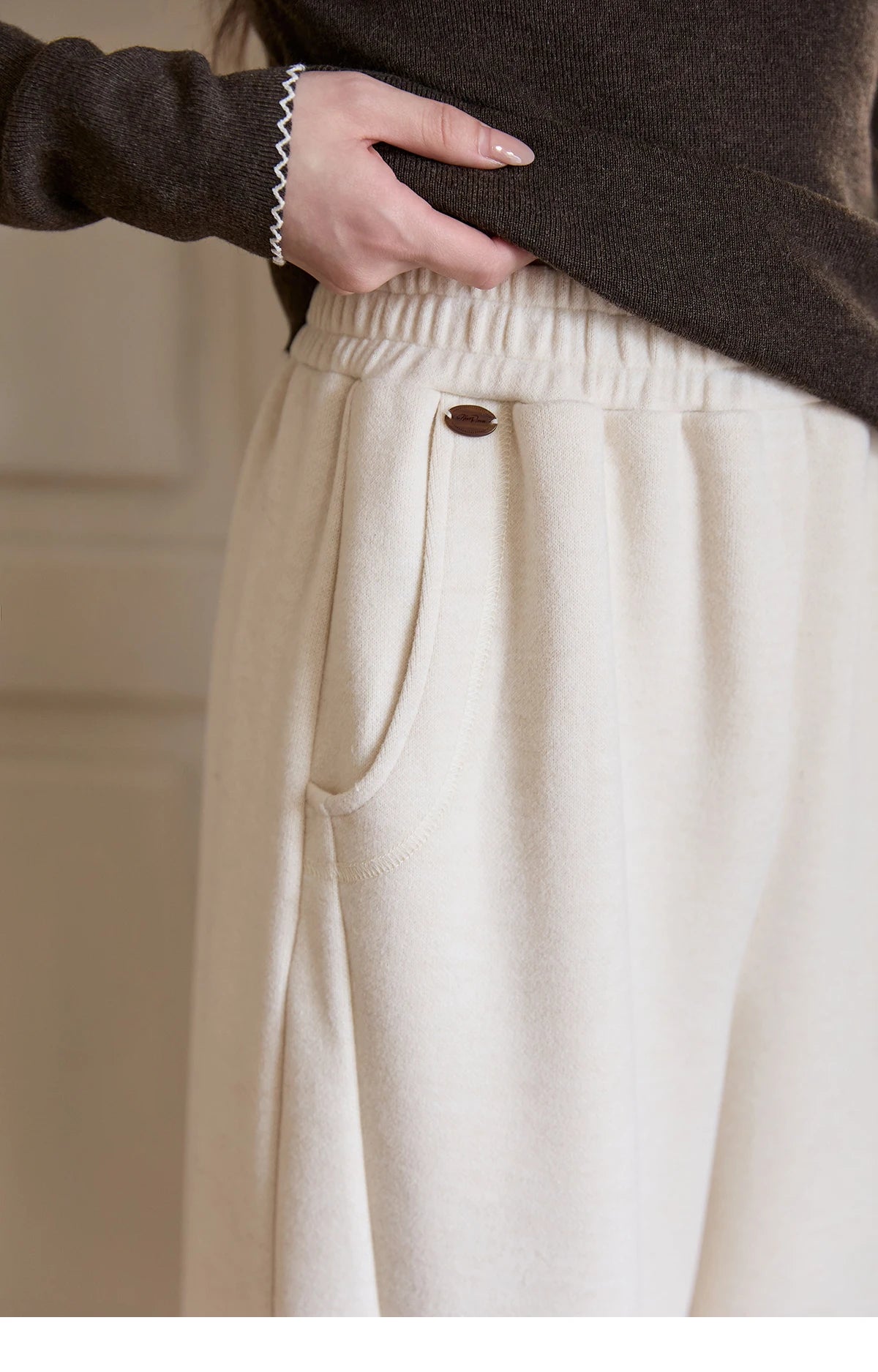 MISHOW Casual Pants for Women 2025 New Fashion Solid Loose Wide-leg Pants Commute Comfortable Women's Winter Pants MXE51K1093