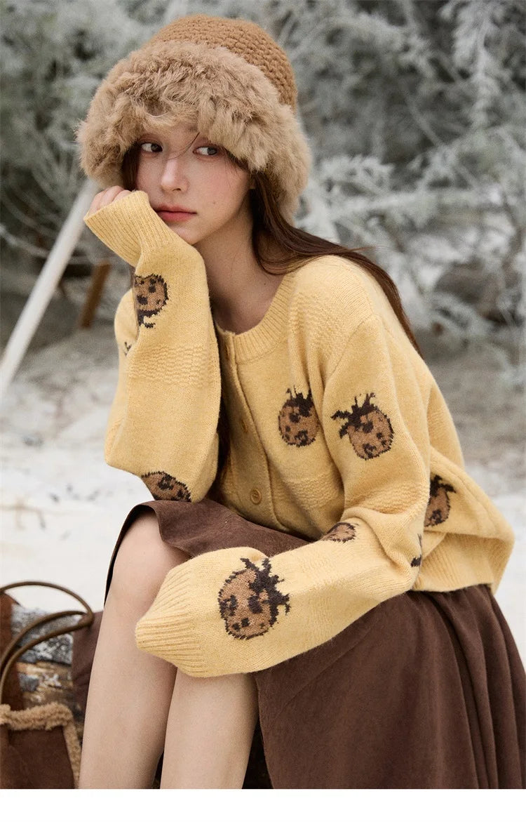 MISHOW Cardigan Women 2025 Autumn Winter Fashion Fuuny Pineapple Jacquard Round Neck Single-breasted Sweater Woman MXE87Z2752