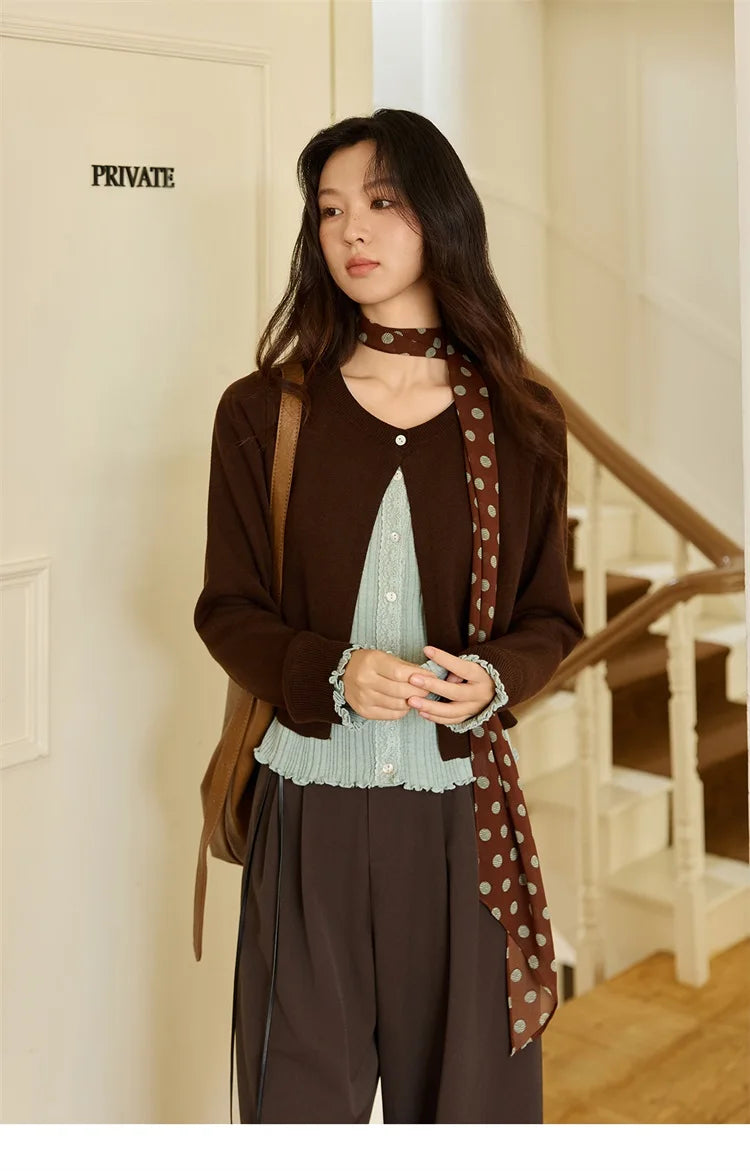 MISHOW Pullover Women 2025 Autumn Winter Retro Fake 2 Pieces Round Neck Color-blocked Lace Trim Knit Sweater Slim Top MXE46Z2545