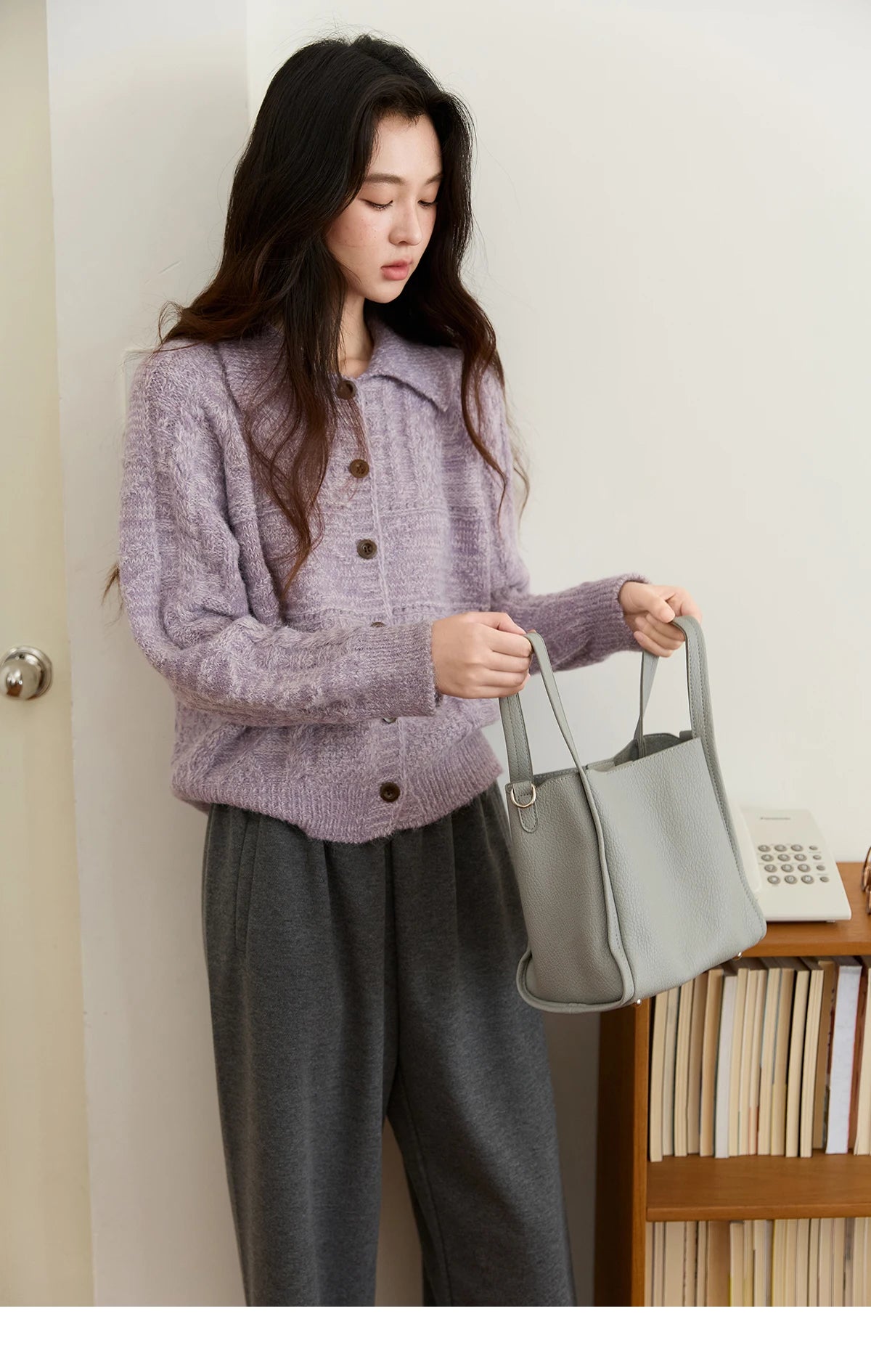 MISHOW Knitted Cardigan Women 2025 Autumn Winter Simple Turn-down Collar Loose Comfortable Single-breasted Sweater MXE48Z2611