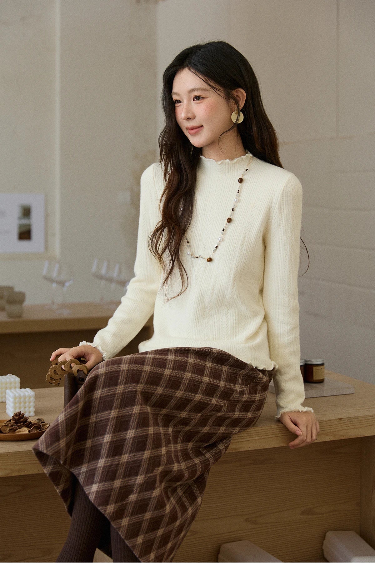 MISHOW Women's One Piece Velvet Thickened Bottom Tops 2025 Winter Versatile Black Fungus Edge Collar Knitted Tops MXE88Z2597