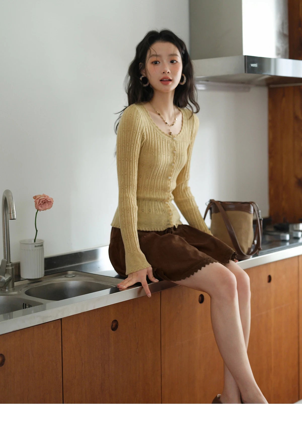 MISHOW Pit Stripe Thin Knitted Sweater for Women Autumn 2025 French Retro Round Neck Cardigan Temperament Casual Top MXE42Z1374