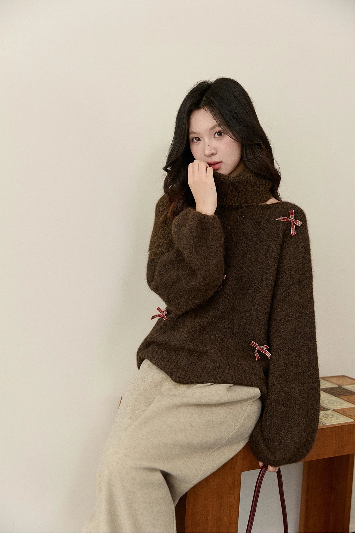 MISHOW Women's French Retro Plaid Bow Sweater 2025 Winter Detachable Shawl Collar Thick Lantern Sleeve Knitted Tops MXE93Z2946