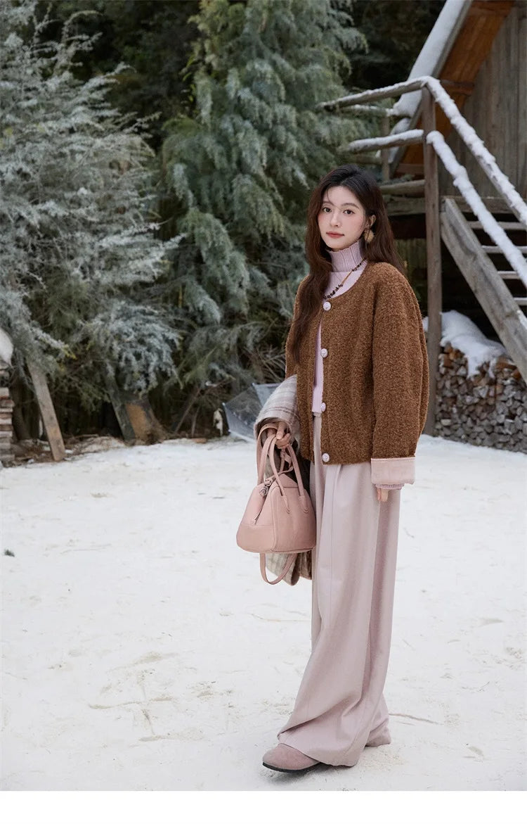 MISHOW Women's Brown Jacket 2025 Winter Retro Warm Round Neck Wool Quilted Coat Commute Short Loose Thick Coat Woman MXE87W0935