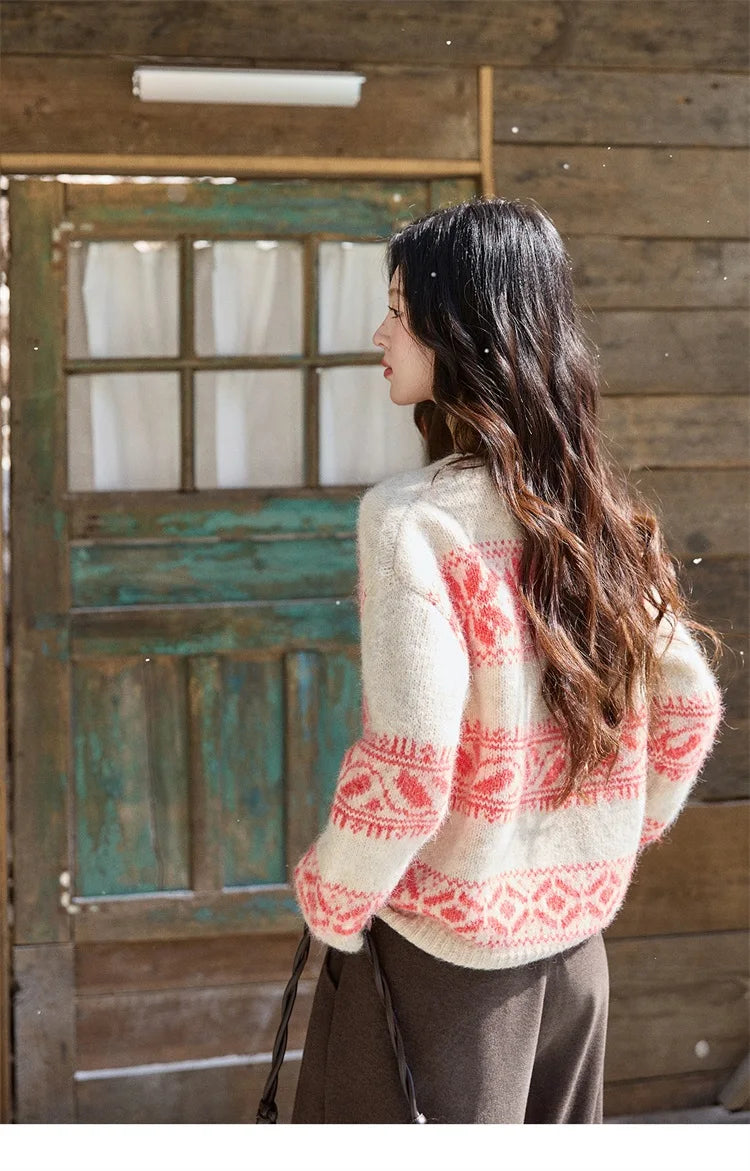 MISHOW Christmas Geometric Jacquard Sweater for Women 2025 Winter Beige White Wool Round Neck Loose Knitted Sweater MXE93Z2938