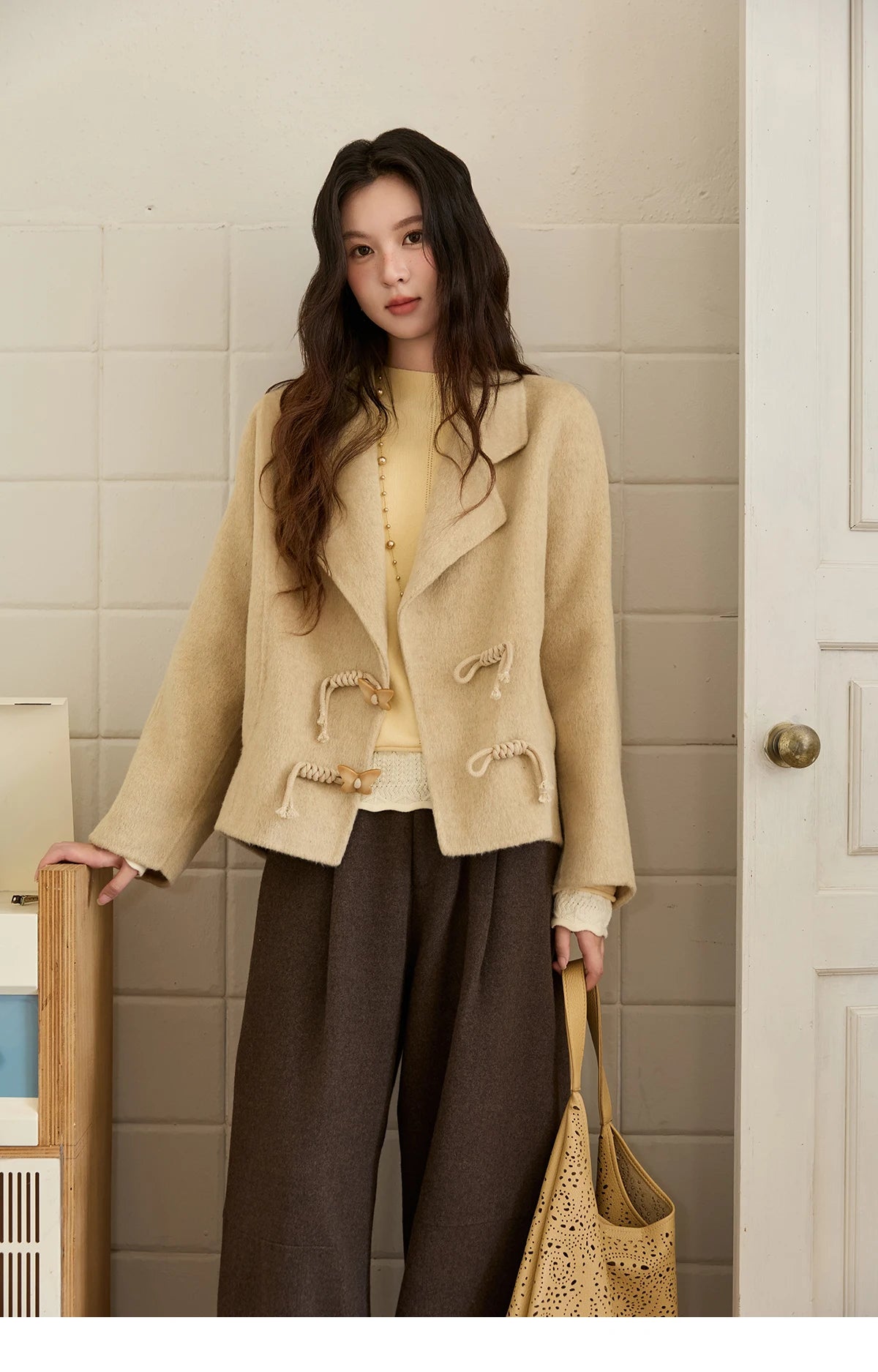 MISHOW 100%Wool Coat for Woman 2025 Winter Retro Apricot Double-faced Butterfly Button Coat Warm Long-sleeved Jacket MXE51W0887