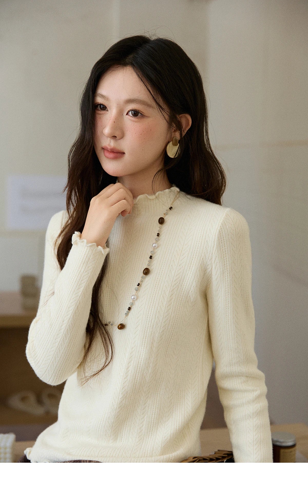 MISHOW Women's One Piece Velvet Thickened Bottom Tops 2025 Winter Versatile Black Fungus Edge Collar Knitted Tops MXE88Z2597