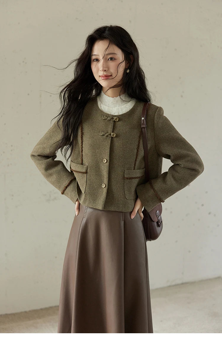 MISHOW Fashion Plaid Tweed Coat Women Premium Elegant Gentle Tweed Jacket Single Breasted Long Sleeve Loose Short Top MXD46W0449