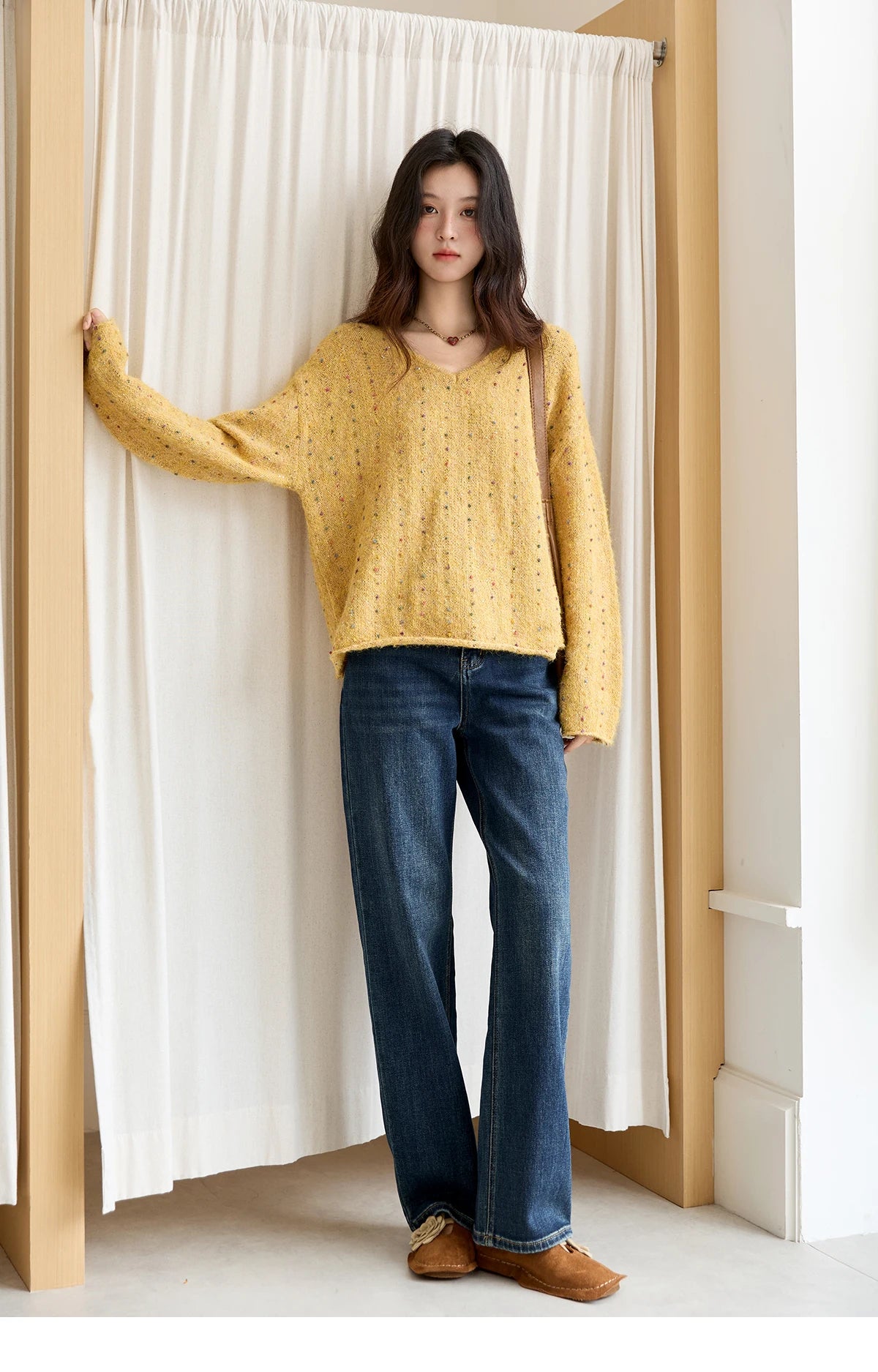 MISHOW Women Long Sleeve Tops 2025 Autumn Retro Yellow Sequins V-neck Sweater Knitted Comfortable Casual Pulllovers MXE47Z2572