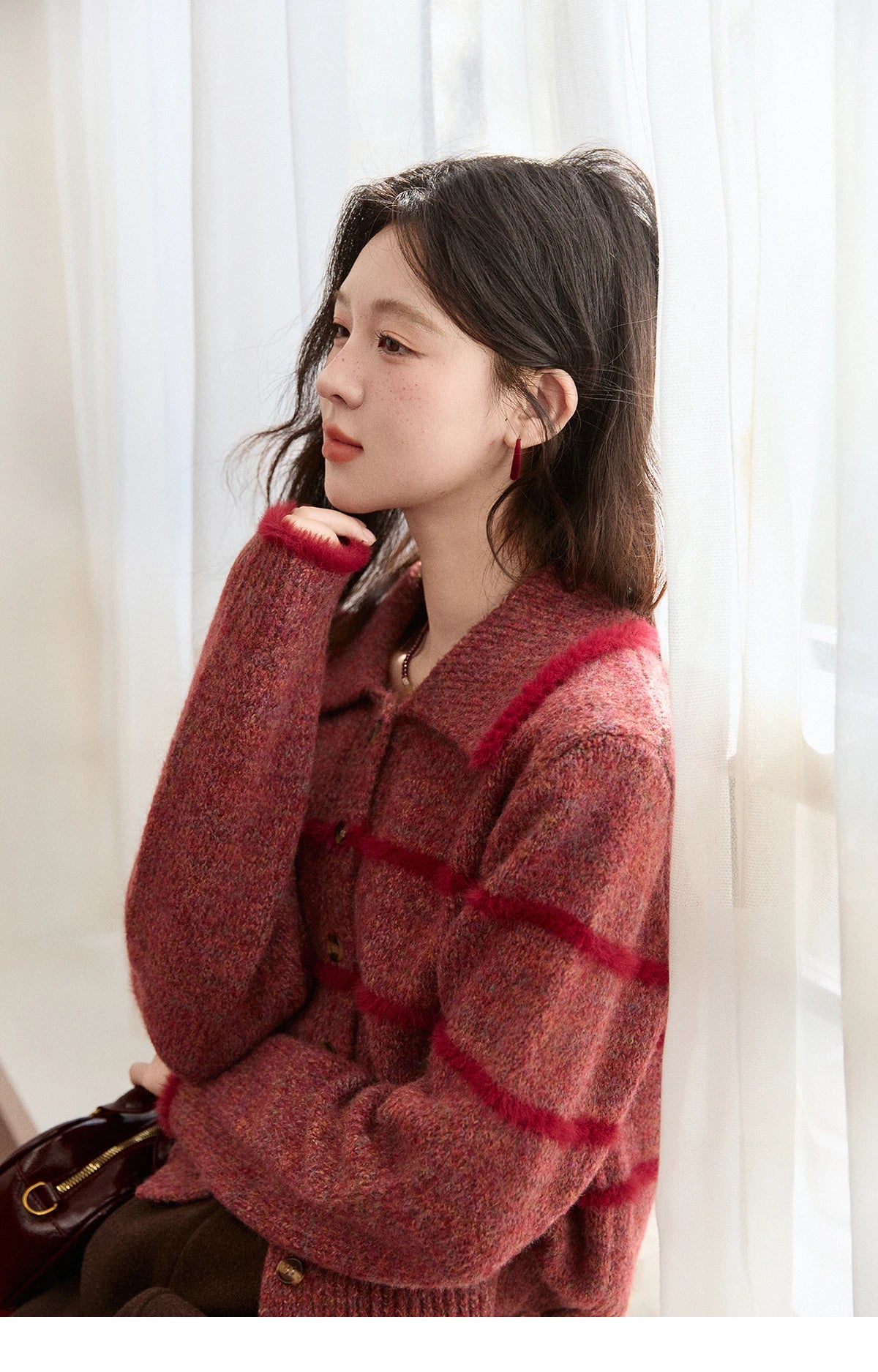 MISHOW Christmas Women's Retro Red Striped Large Lapel Knitted Cardigan 2025 Winter Color Block Fleece Patchwork Tops MXE94Z2888