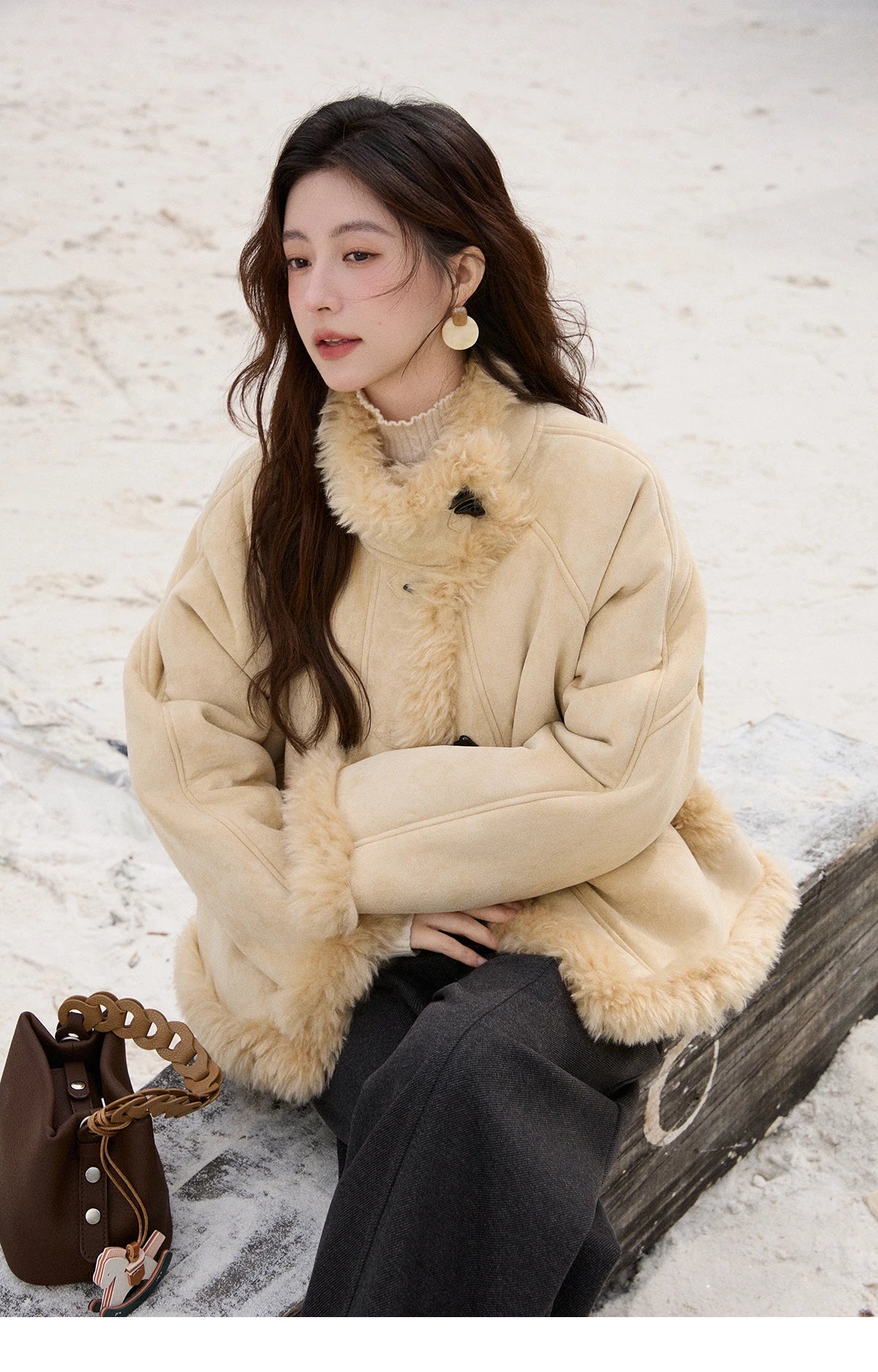 MISHOW Woman Yellow Jacket 2025 Warm Stand-up Collar Suede Coat Winter Shearling and Fur Trim Loose Thickened Coat MXE92W1017