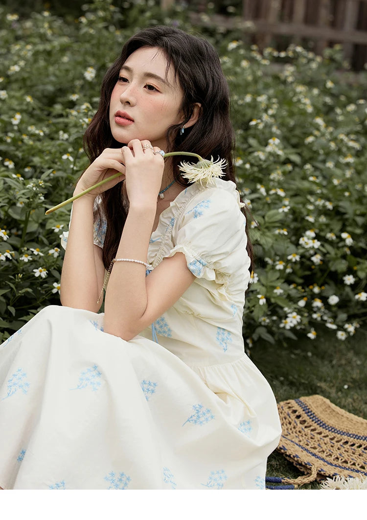 MISHOW French Print Summer Dresses for Women 2025 New Short Puff Sleeve V-neck Slimming Dress Female Fashion Cotton MXE32L2210