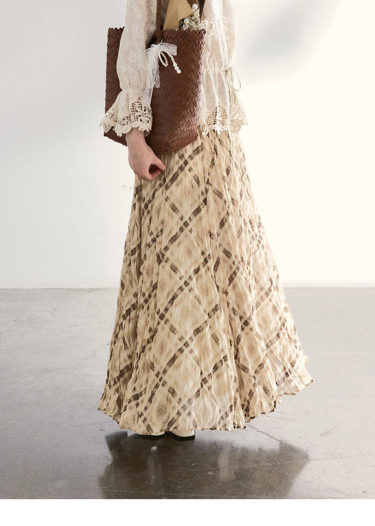 MISHOW Women's Beige Plaid Maxi Skirt 2026 Spring High Waist Flowy A-Line Skirts Elastic Waist Casual Chiffon Skirt MXF108B0769